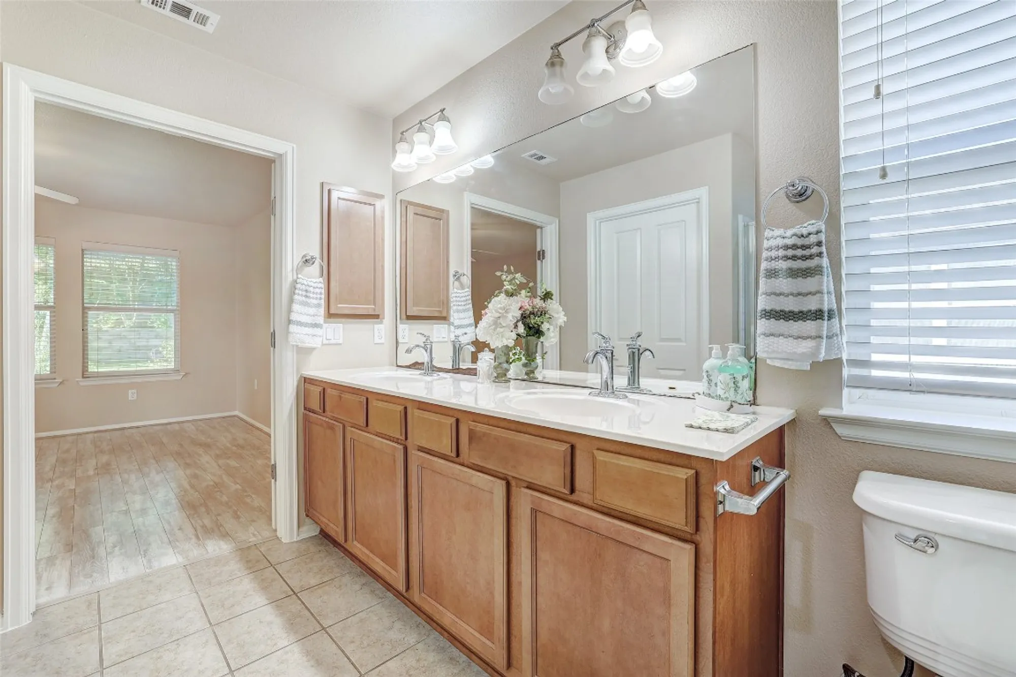 Property Slideshow image 19 of 40 | 111 sandy creek trl, Georgetown, TX, 78633