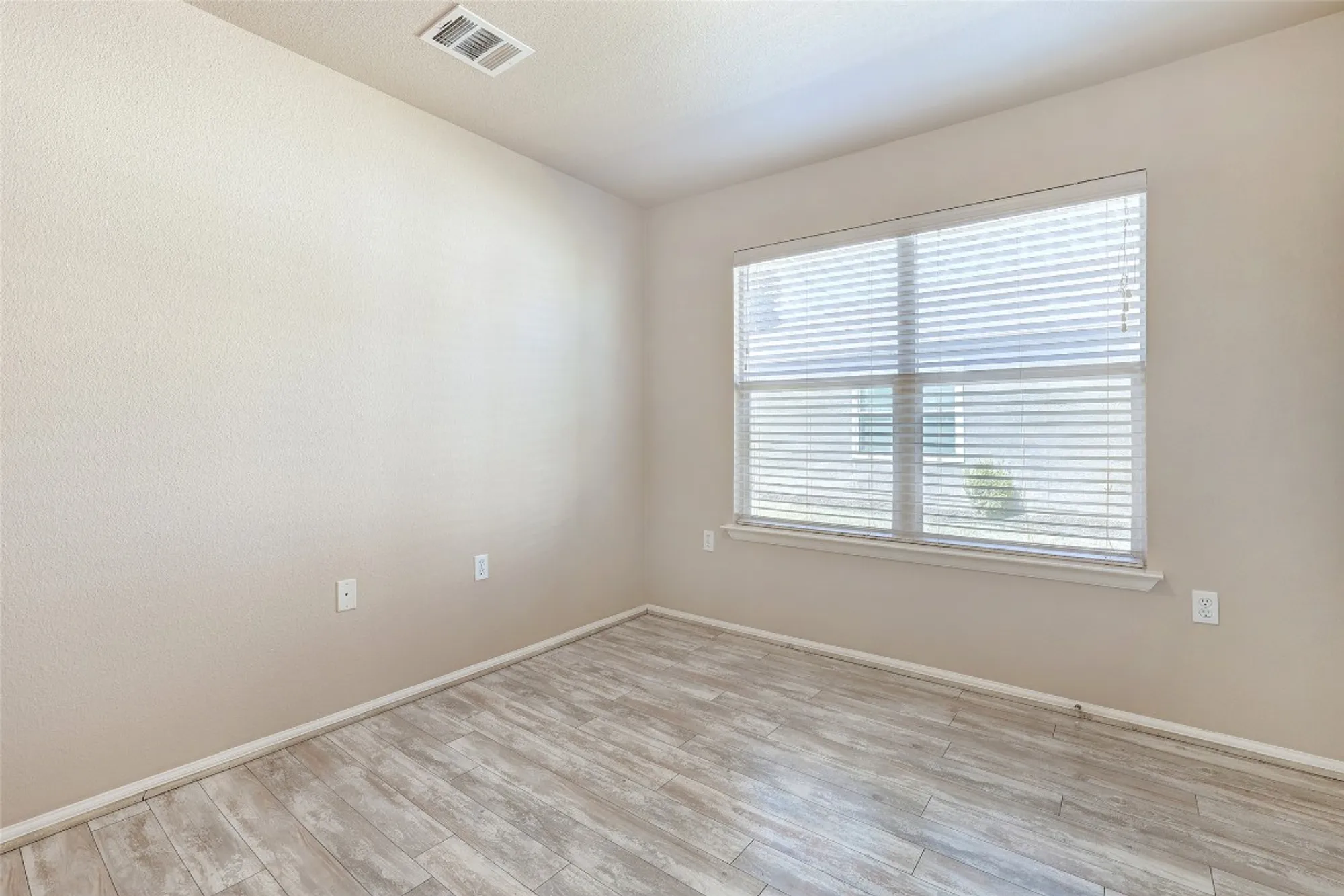 Property Slideshow image 21 of 40 | 111 sandy creek trl, Georgetown, TX, 78633