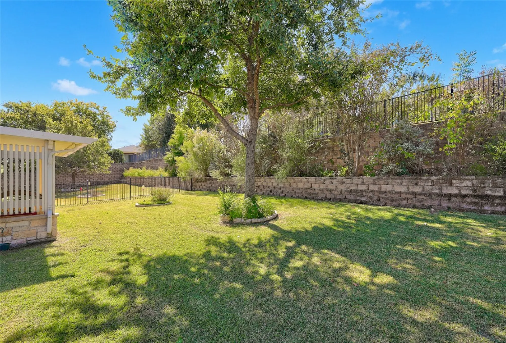 Property Slideshow image 32 of 40 | 111 sandy creek trl, Georgetown, TX, 78633