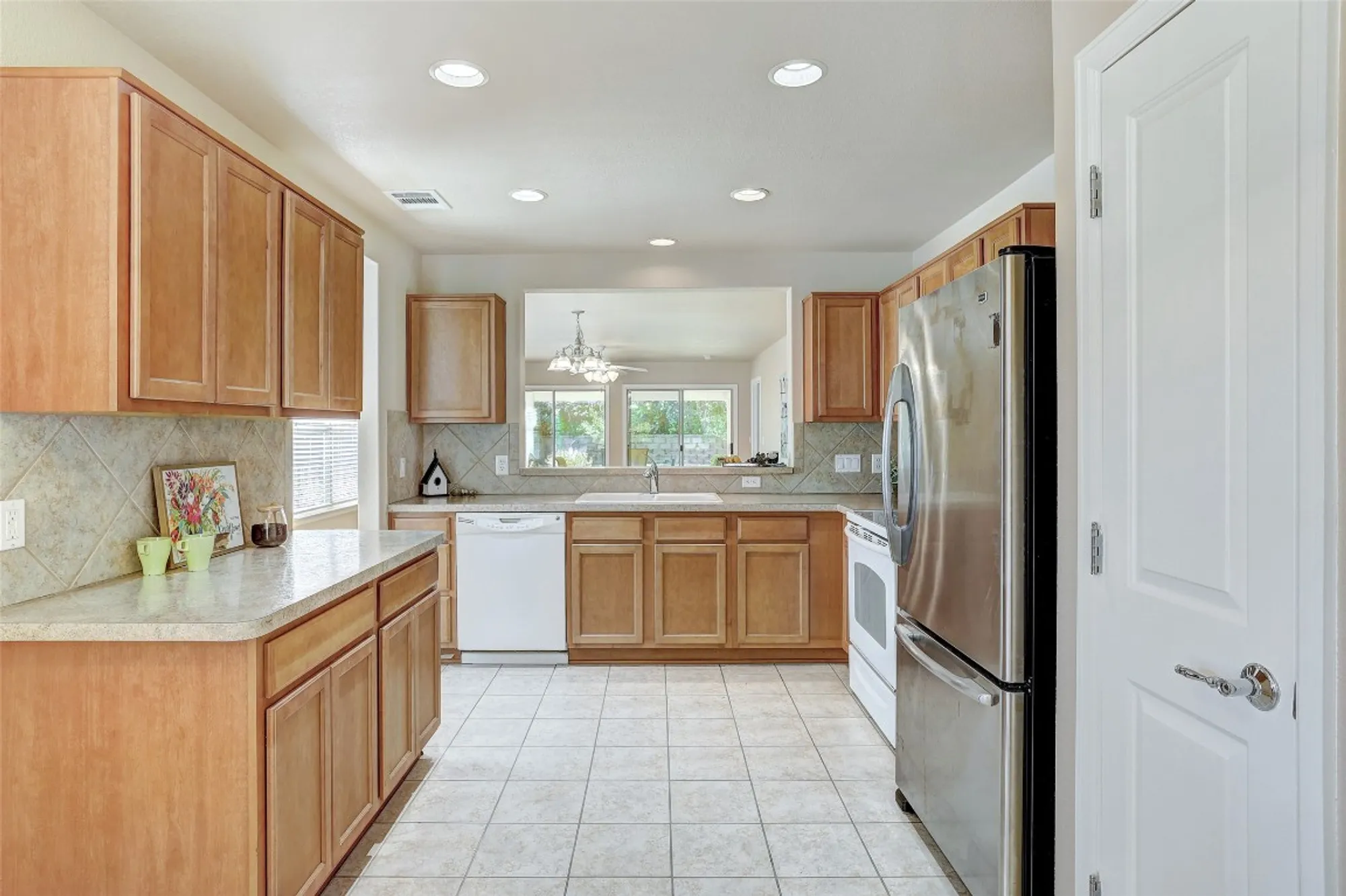 Property Slideshow image 6 of 40 | 111 sandy creek trl, Georgetown, TX, 78633