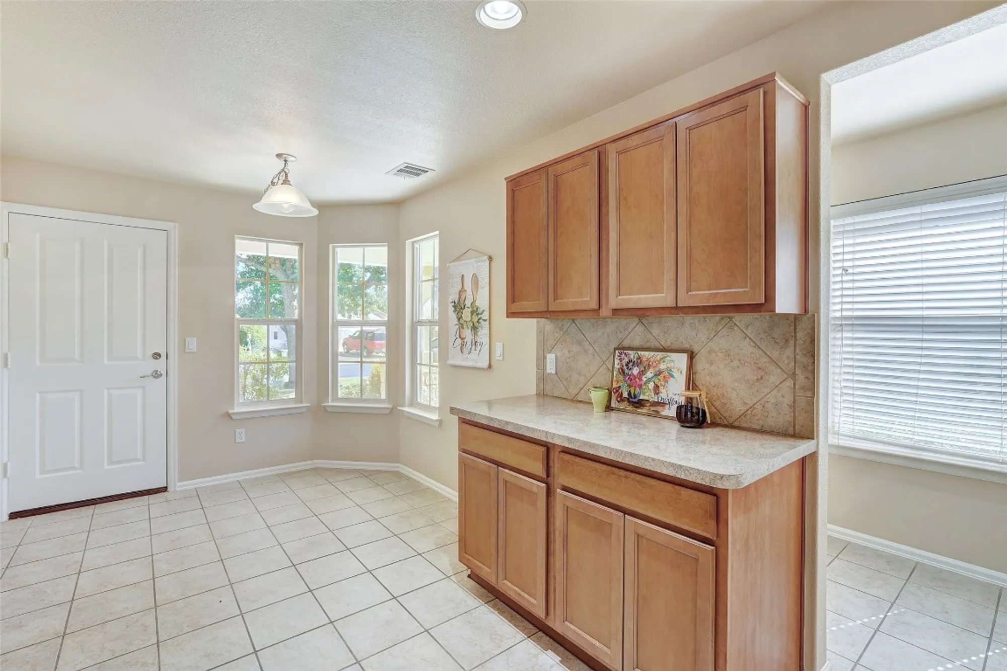 Property Slideshow image 9 of 40 | 111 sandy creek trl, Georgetown, TX, 78633