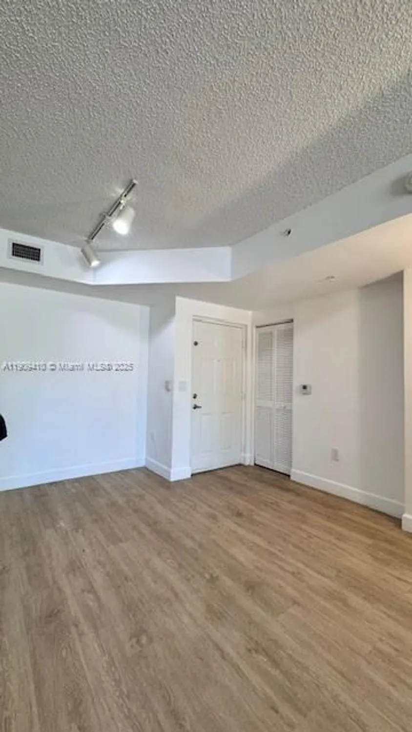 Property Slideshow image 13 of 18 | 7930 n nob hill rd apt 106, Tamarac, FL, 33321