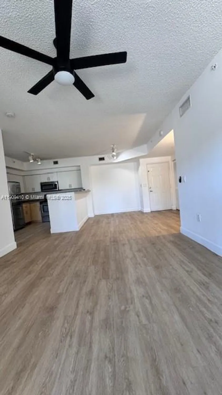 Property Slideshow image 4 of 18 | 7930 n nob hill rd apt 106, Tamarac, FL, 33321