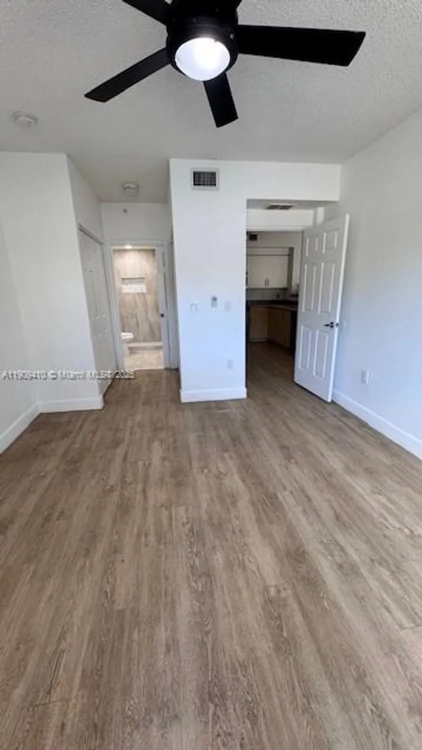 Property Slideshow image 6 of 18 | 7930 n nob hill rd apt 106, Tamarac, FL, 33321