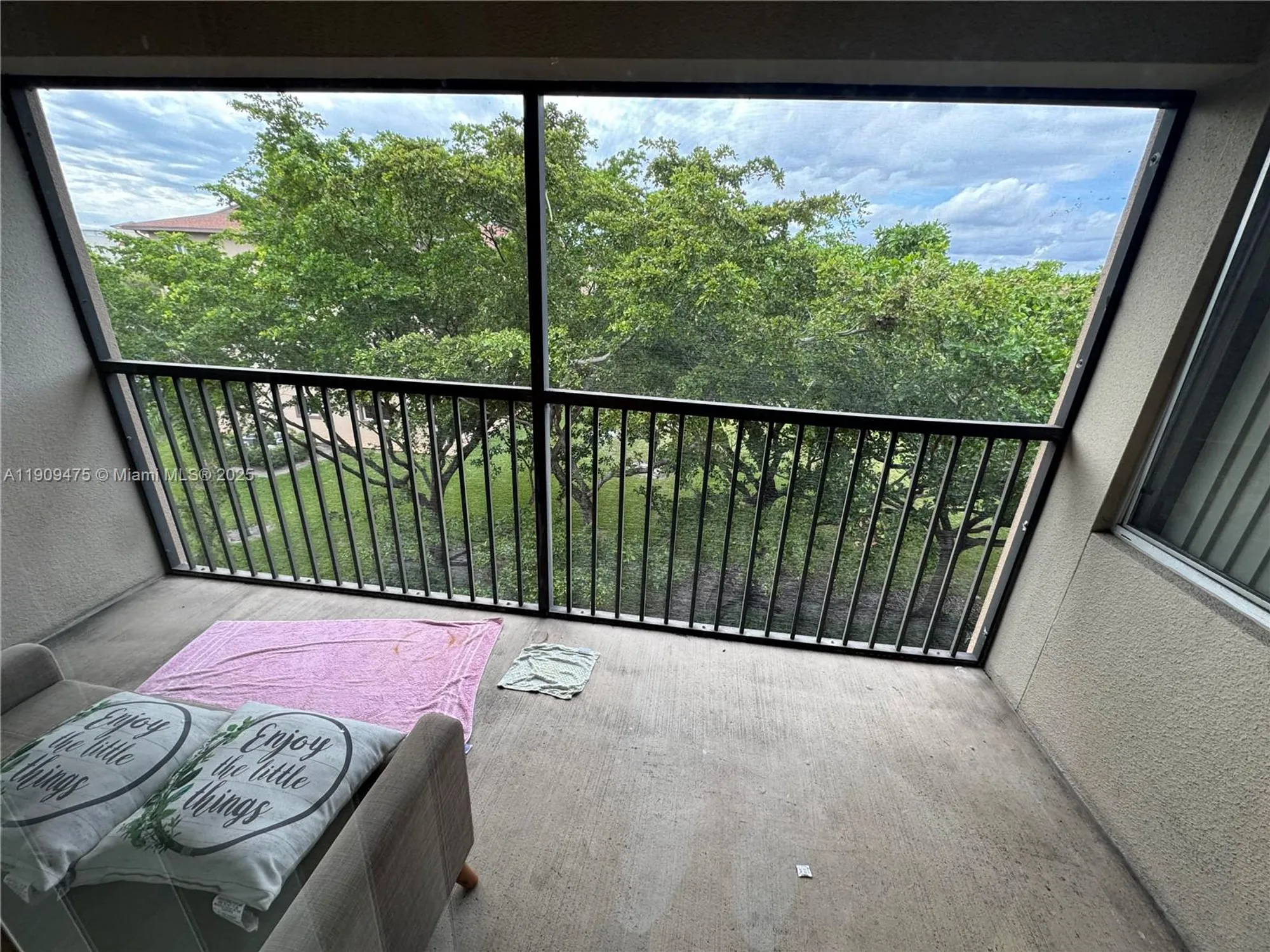 Property Slideshow image 7 of 11 | 1650 sw 124th ter d403, Pembroke Pines, FL, 33027