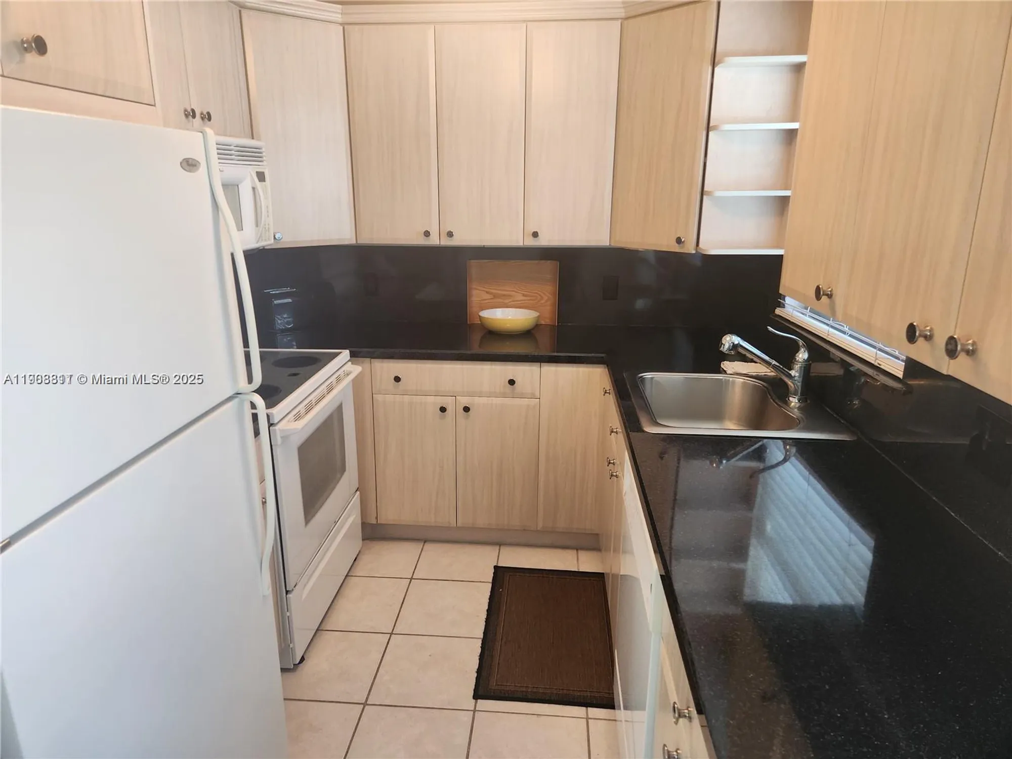 Property Slideshow image 6 of 32 | 524 tilford x # 524, Deerfield Beach, FL, 33442