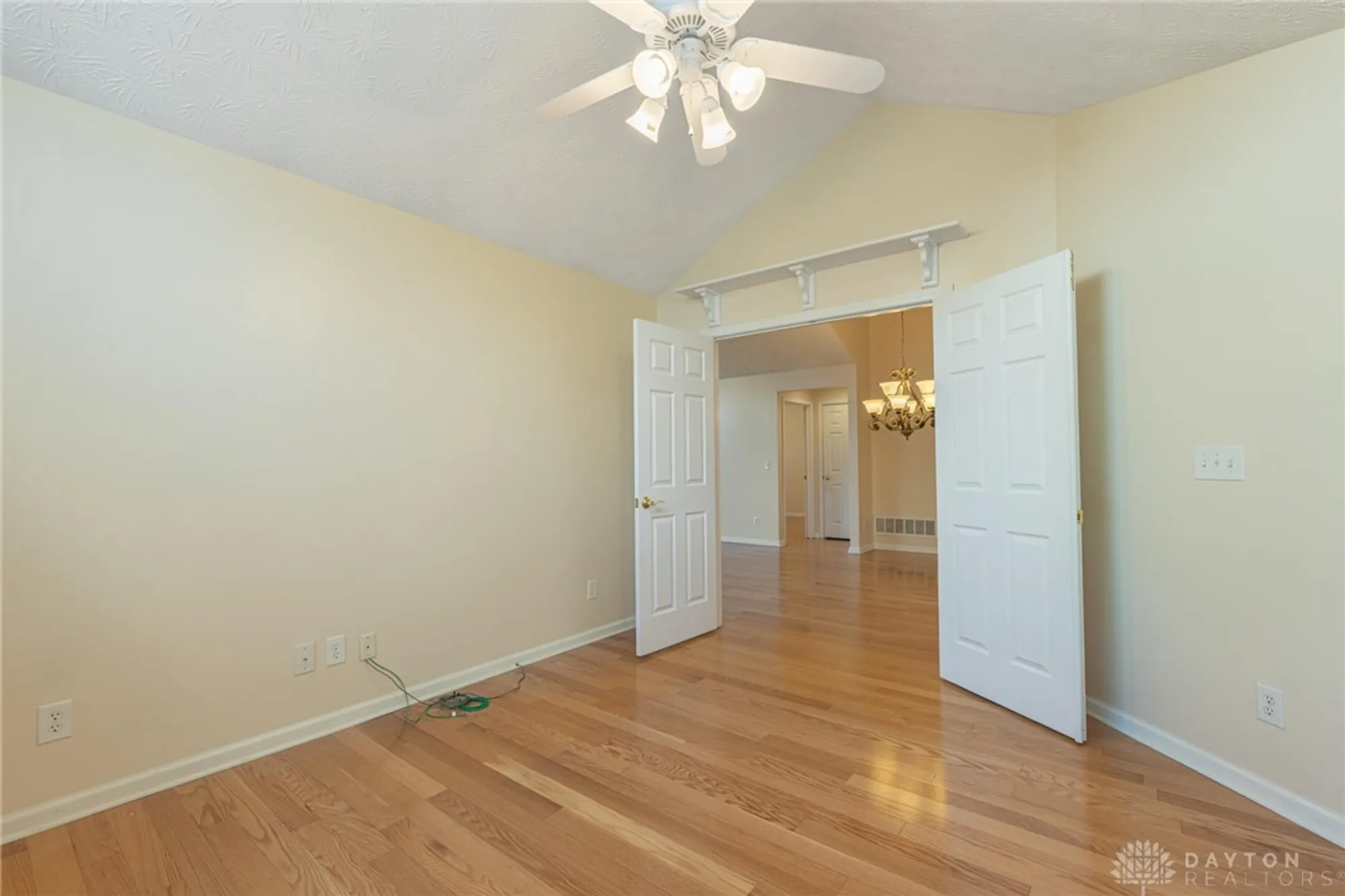 Property Slideshow image 15 of 27 | 3341 greenburn rd, Beavercreek, OH, 45434