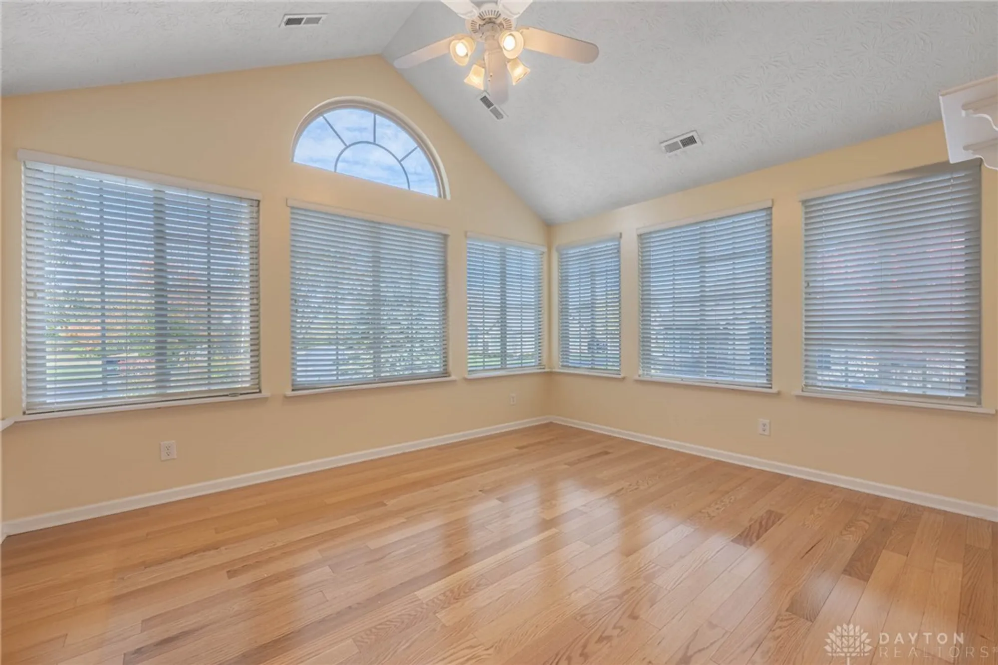 Property Slideshow image 20 of 27 | 3341 greenburn rd, Beavercreek, OH, 45434