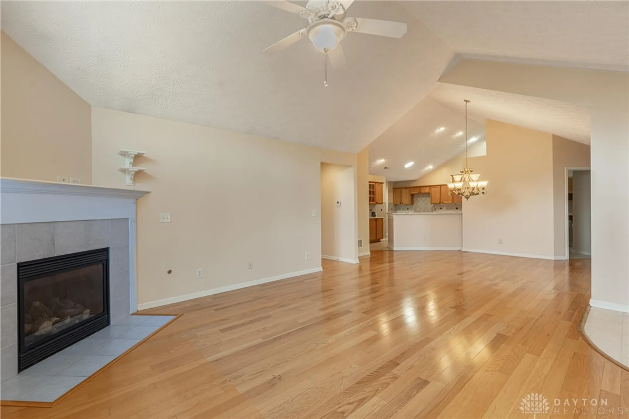 Property Slideshow image 4 of 27 | 3341 greenburn rd, Beavercreek, OH, 45434