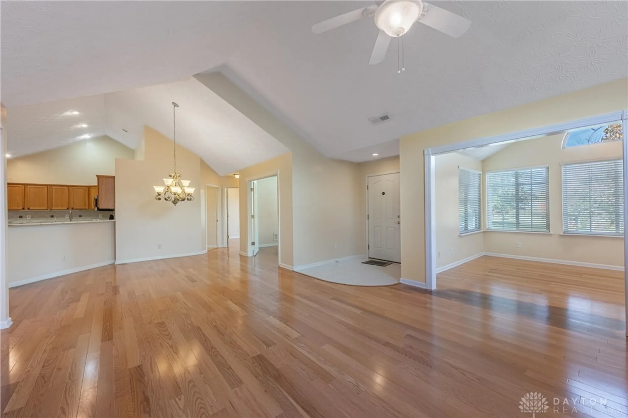 Property Slideshow image 5 of 27 | 3341 greenburn rd, Beavercreek, OH, 45434