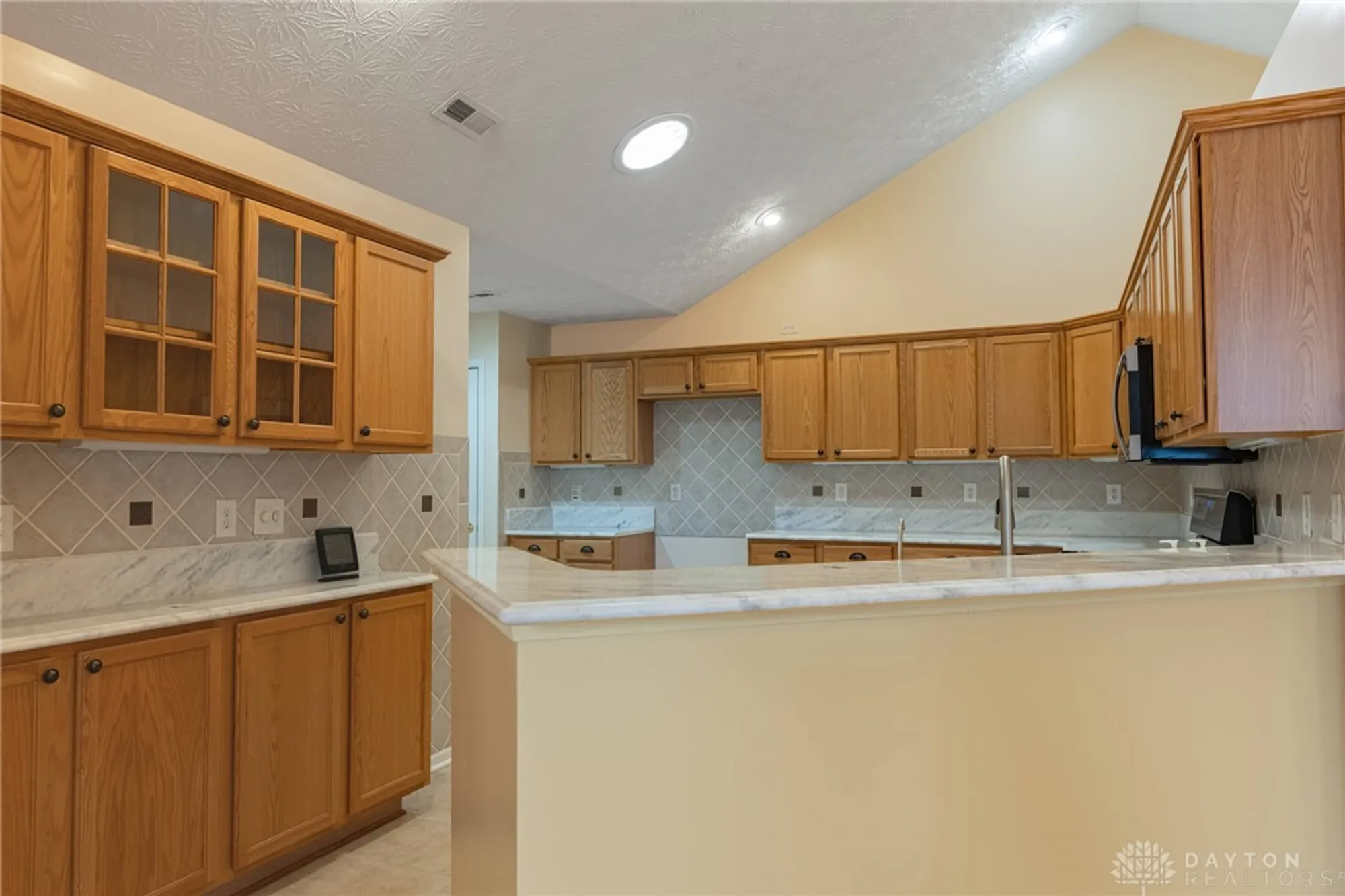 Property Slideshow image 8 of 27 | 3341 greenburn rd, Beavercreek, OH, 45434