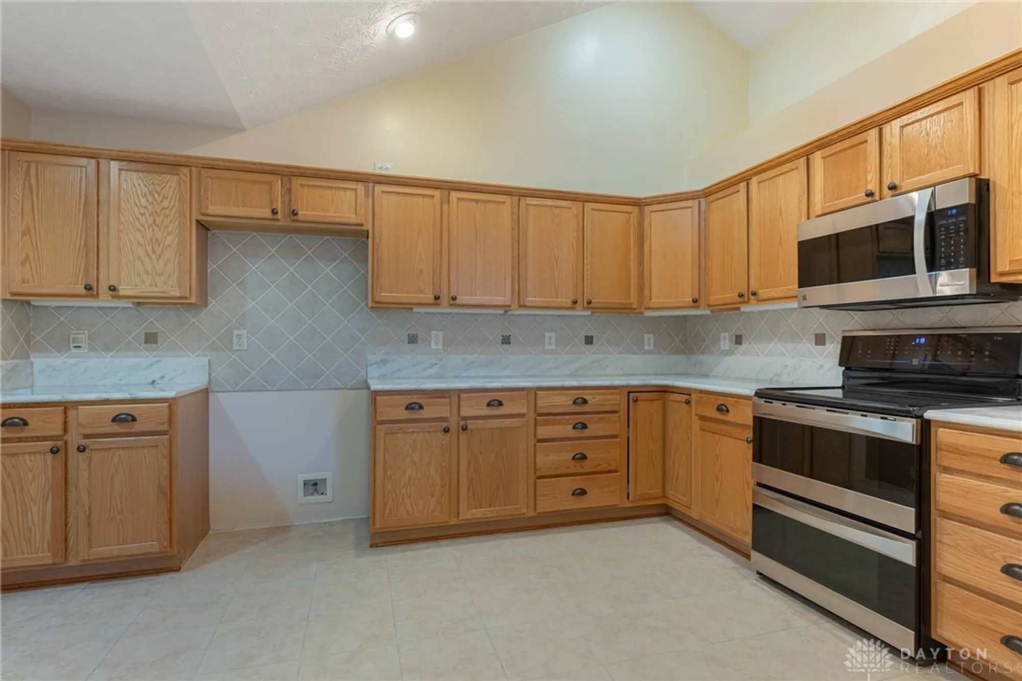 Property Slideshow image 9 of 27 | 3341 greenburn rd, Beavercreek, OH, 45434