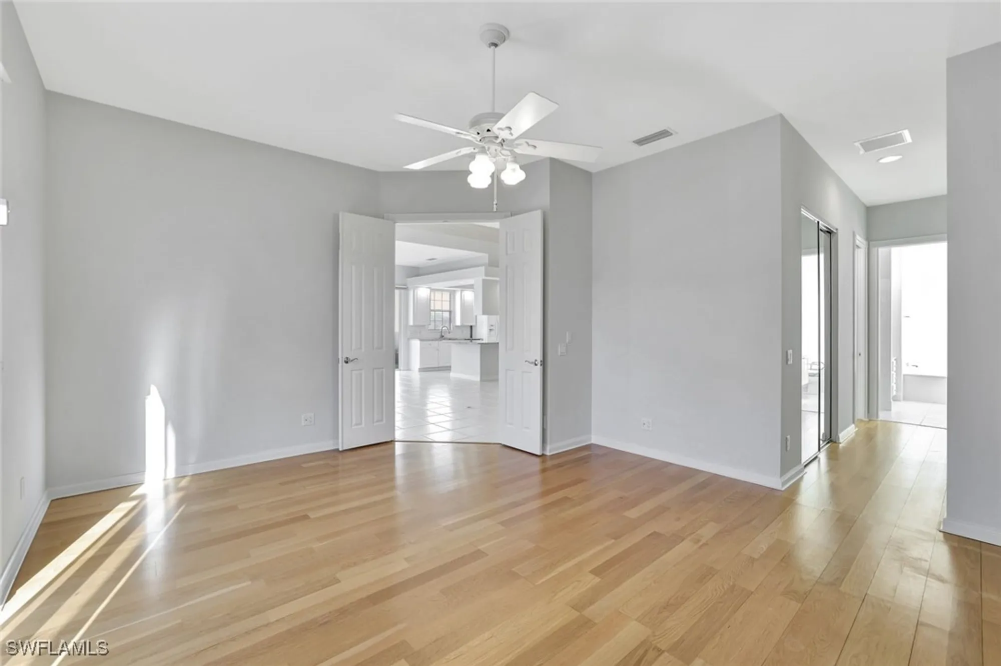 Property Slideshow image 15 of 50 | 2918 gilford way, Naples, FL, 34119