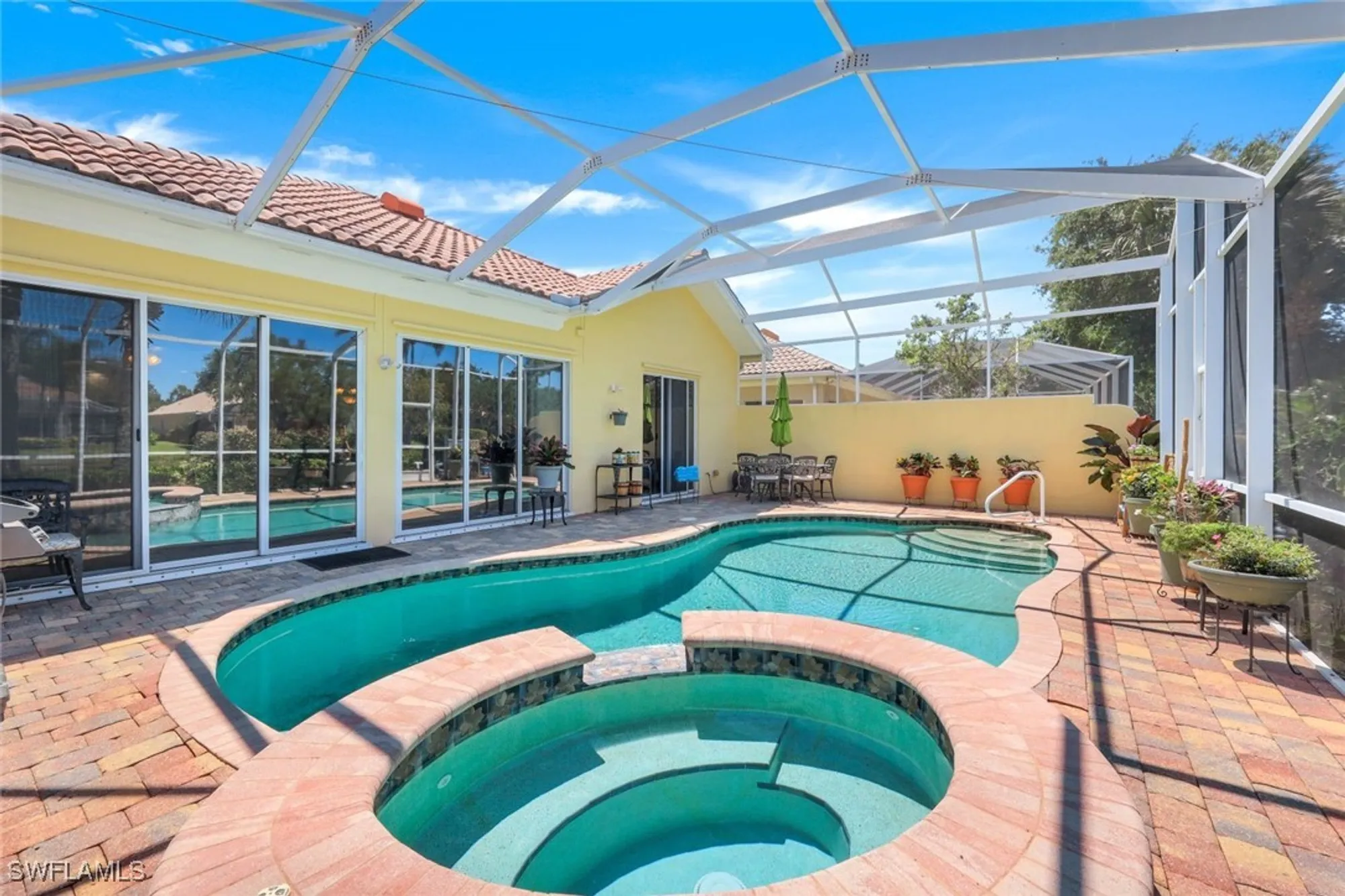 Property Slideshow image 26 of 50 | 2918 gilford way, Naples, FL, 34119