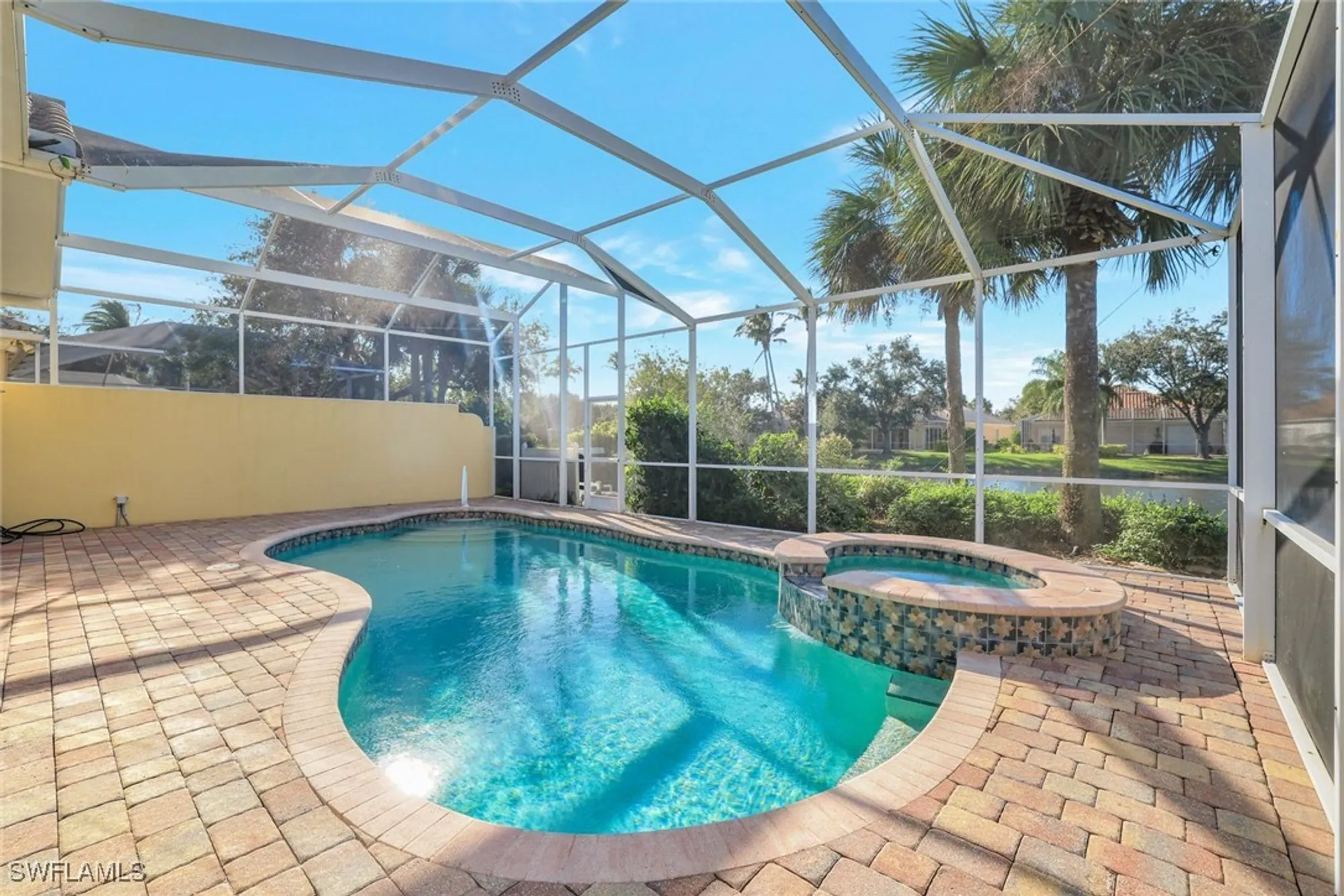 Property Slideshow image 27 of 50 | 2918 gilford way, Naples, FL, 34119