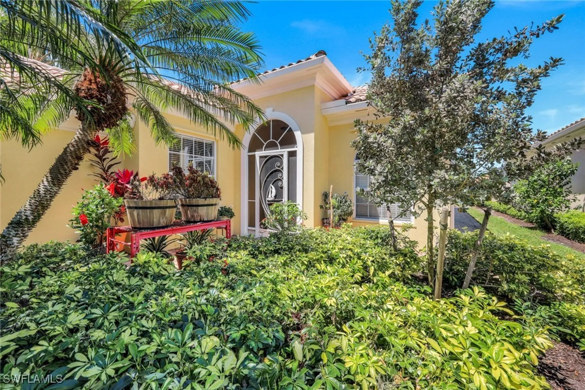 Property Slideshow image 2 of 50 | 2918 gilford way, Naples, FL, 34119