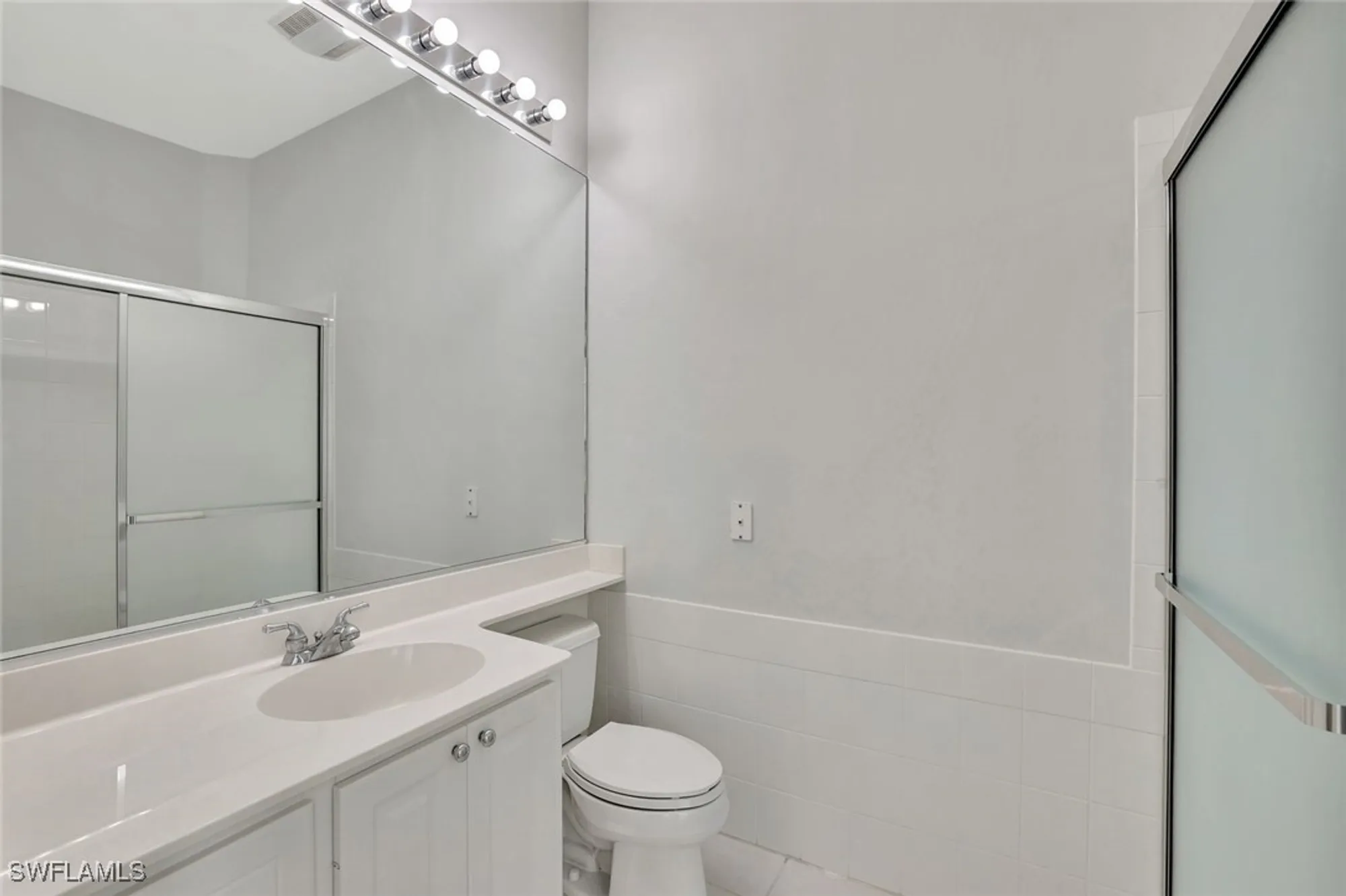 Property Slideshow image 23 of 50 | 2918 gilford way, Naples, FL, 34119