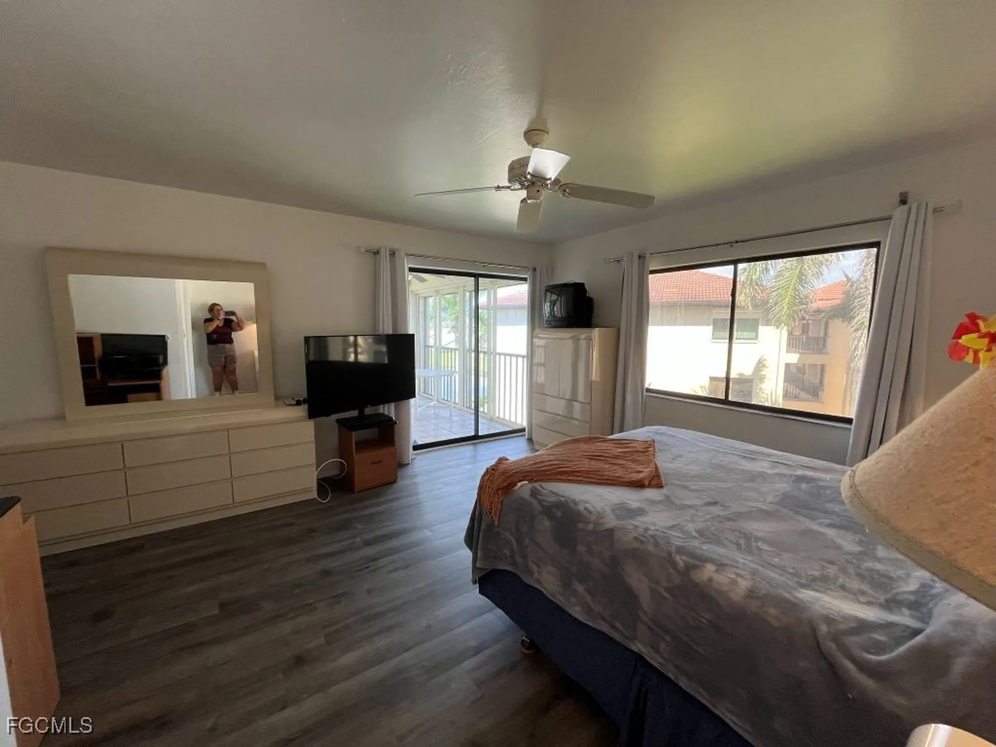 Property Slideshow image 16 of 34 | 11500 caravel cir 4028, Fort Myers, FL, 33908