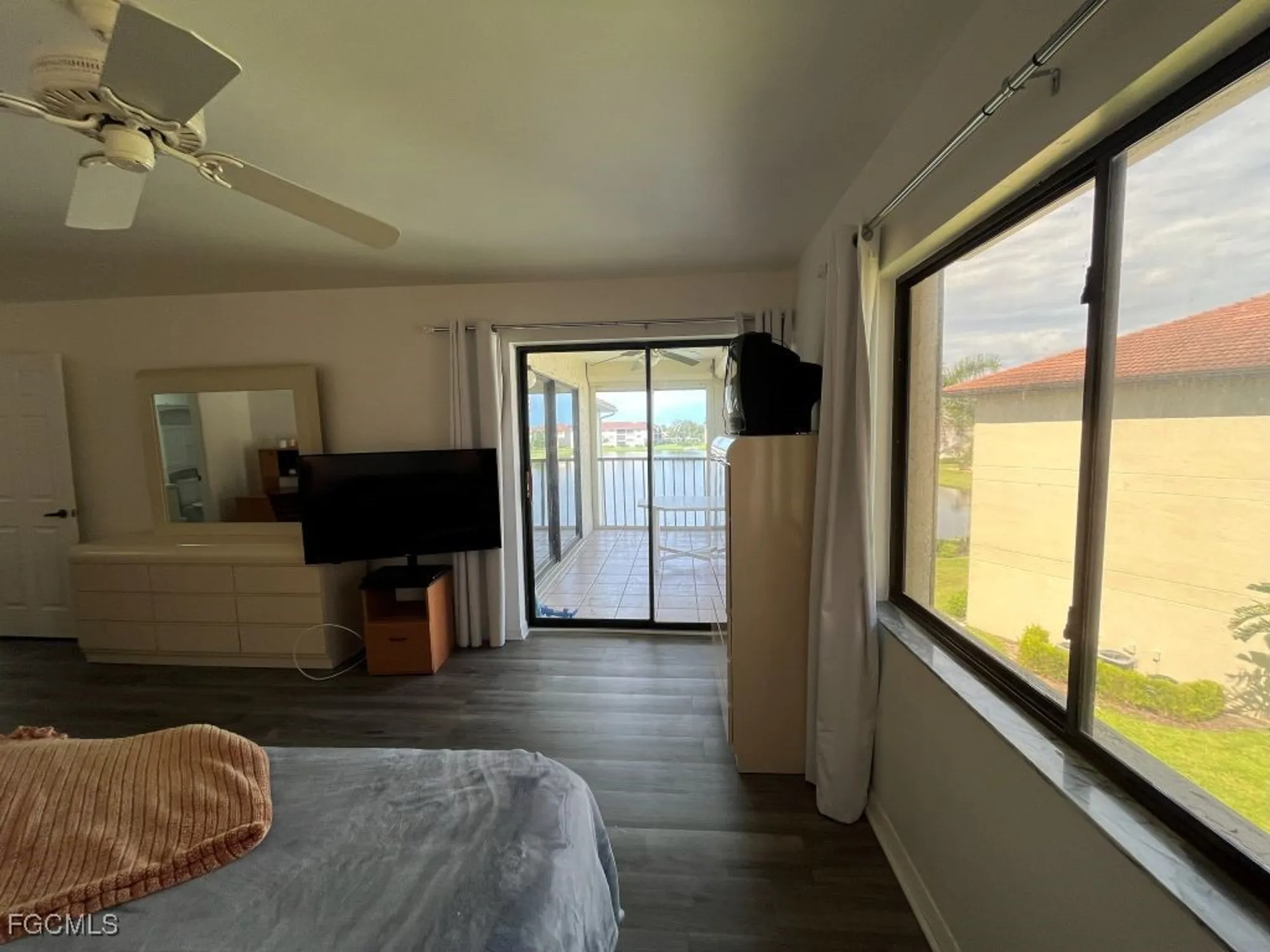 Property Slideshow image 17 of 34 | 11500 caravel cir 4028, Fort Myers, FL, 33908