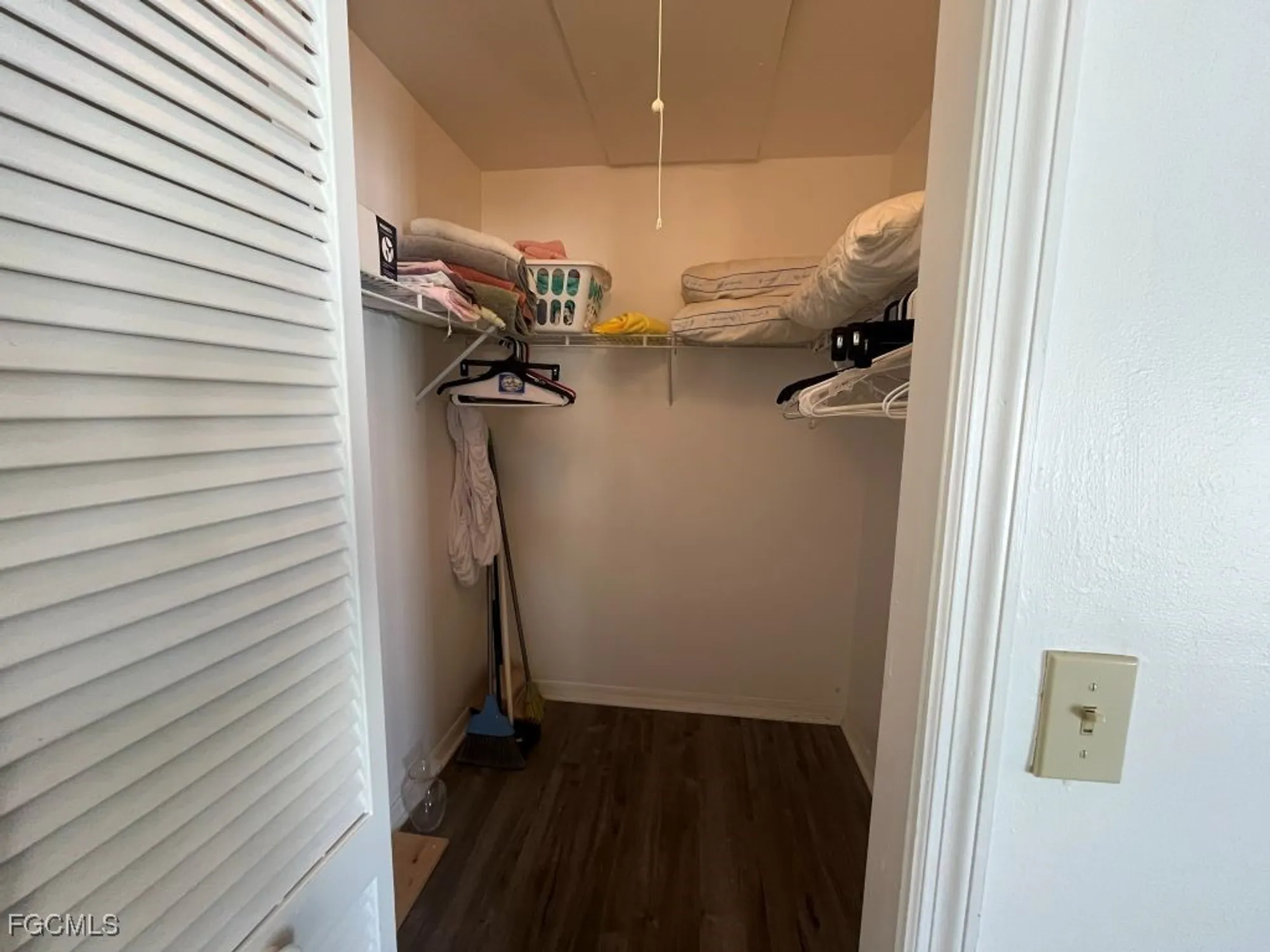 Property Slideshow image 19 of 34 | 11500 caravel cir 4028, Fort Myers, FL, 33908