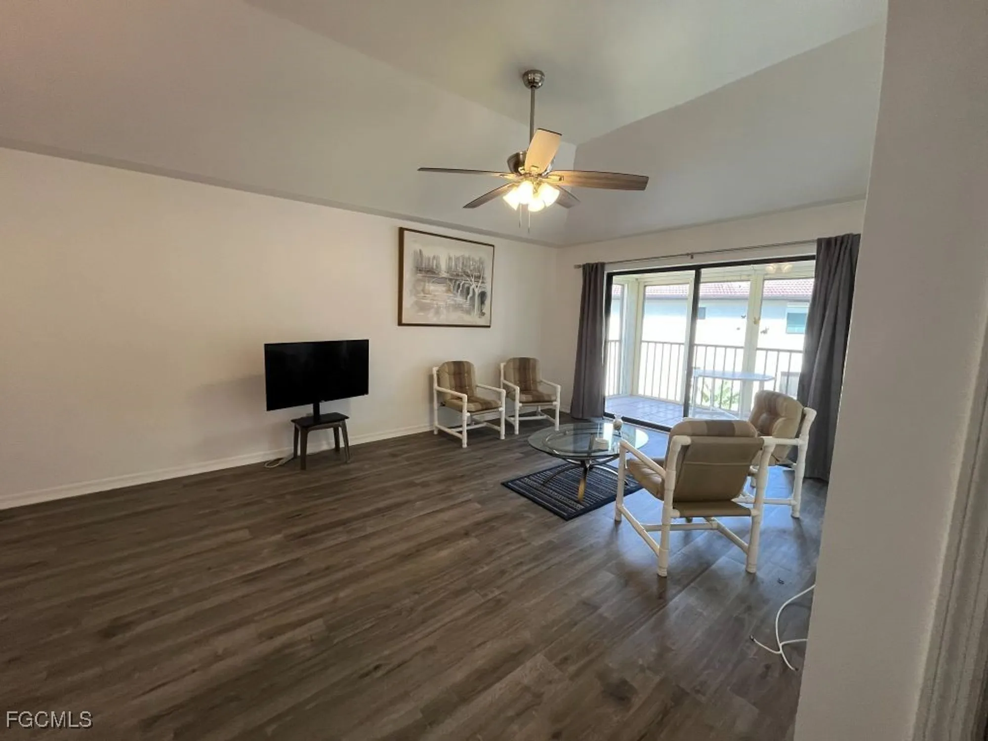 Property Slideshow image 13 of 34 | 11500 caravel cir 4028, Fort Myers, FL, 33908