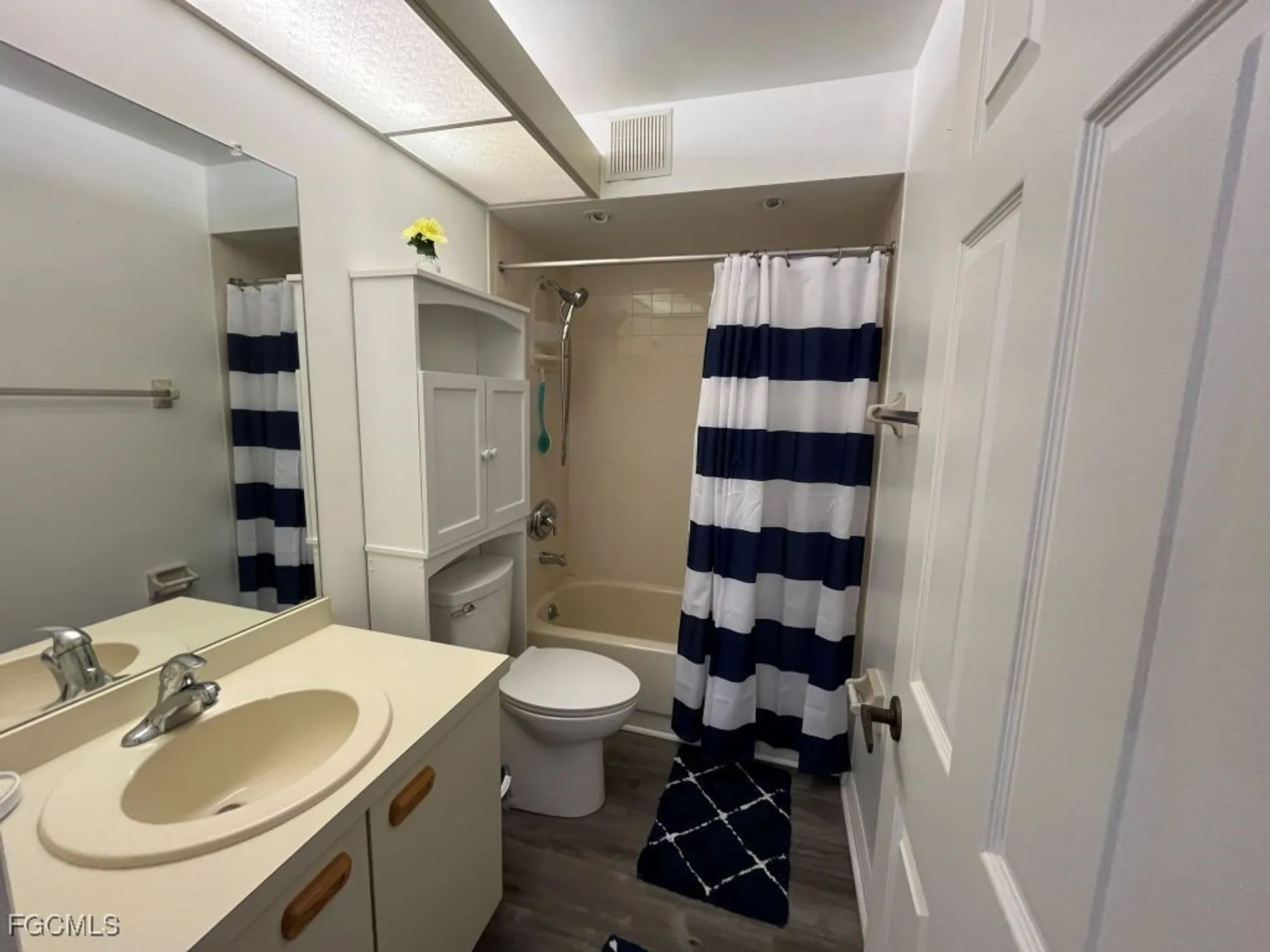 Property Slideshow image 25 of 34 | 11500 caravel cir 4028, Fort Myers, FL, 33908