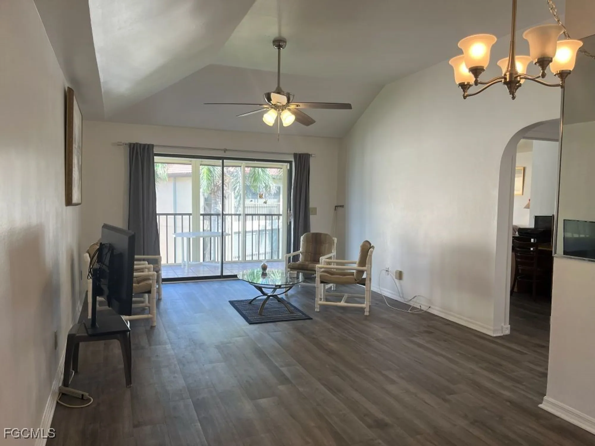 Property Slideshow image 5 of 34 | 11500 caravel cir 4028, Fort Myers, FL, 33908