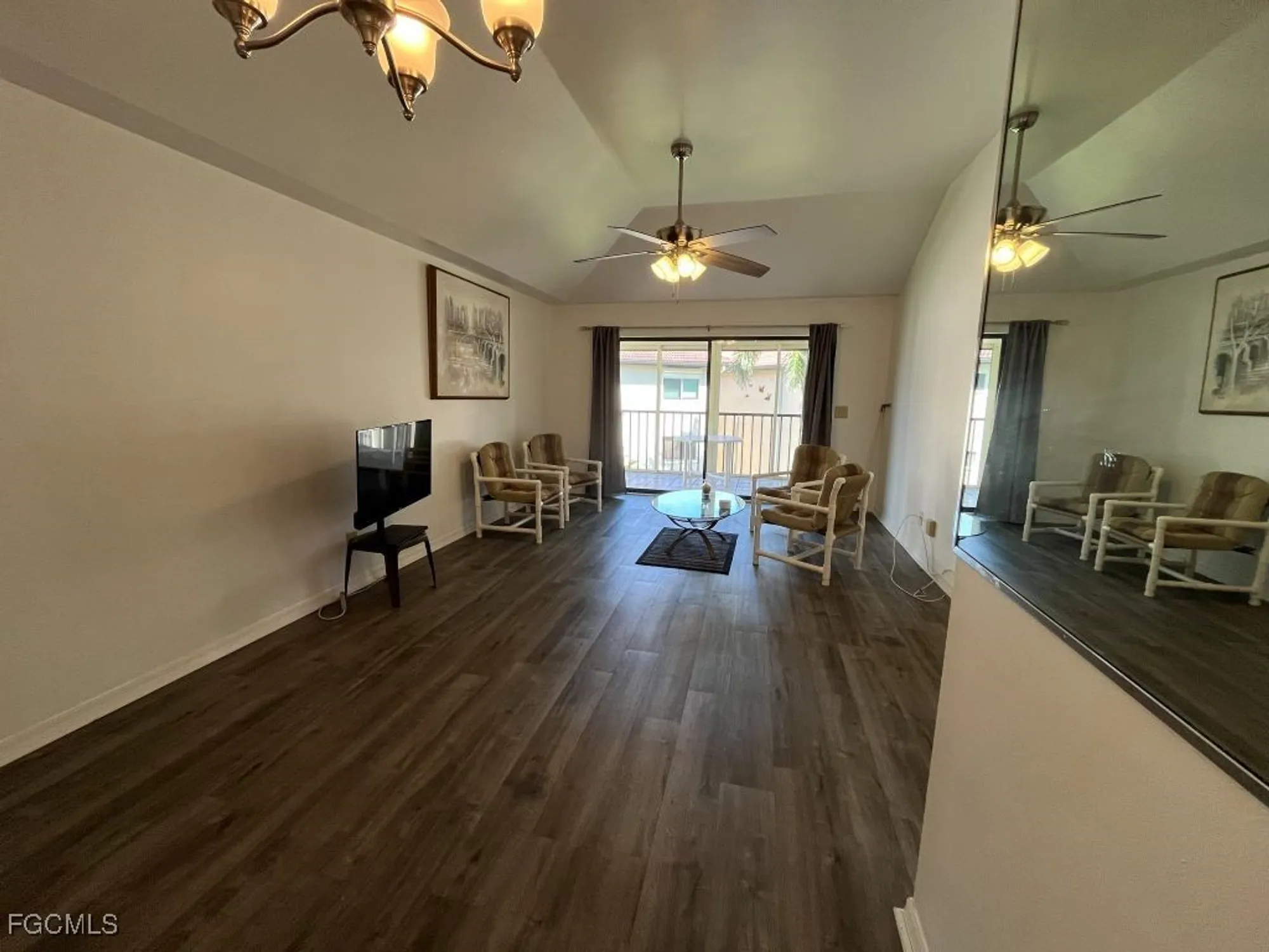 Property Slideshow image 7 of 34 | 11500 caravel cir 4028, Fort Myers, FL, 33908