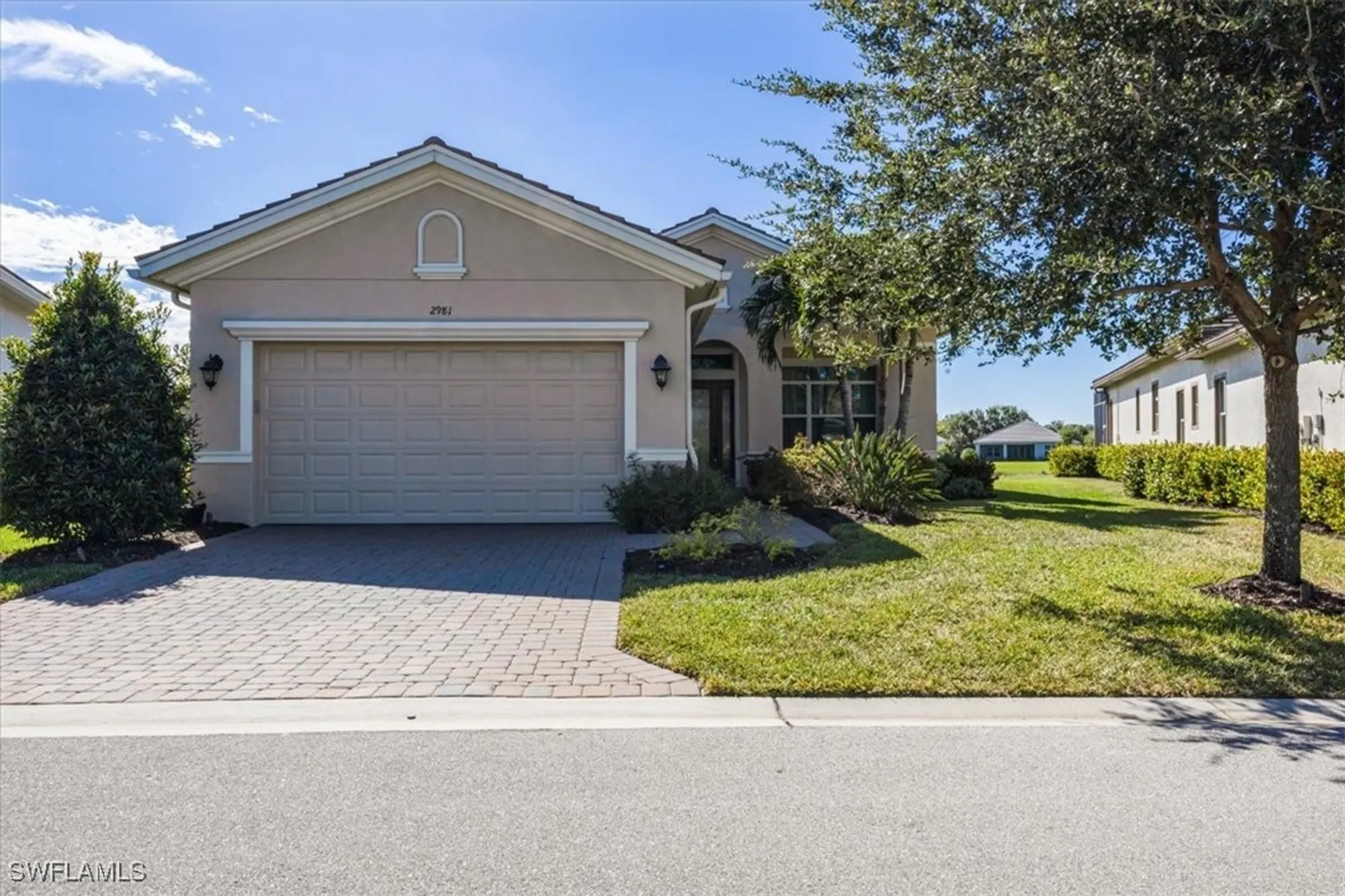 Property Slideshow image 2 of 38 | 2981 willow ridge ct, Fort Myers, FL, 33905