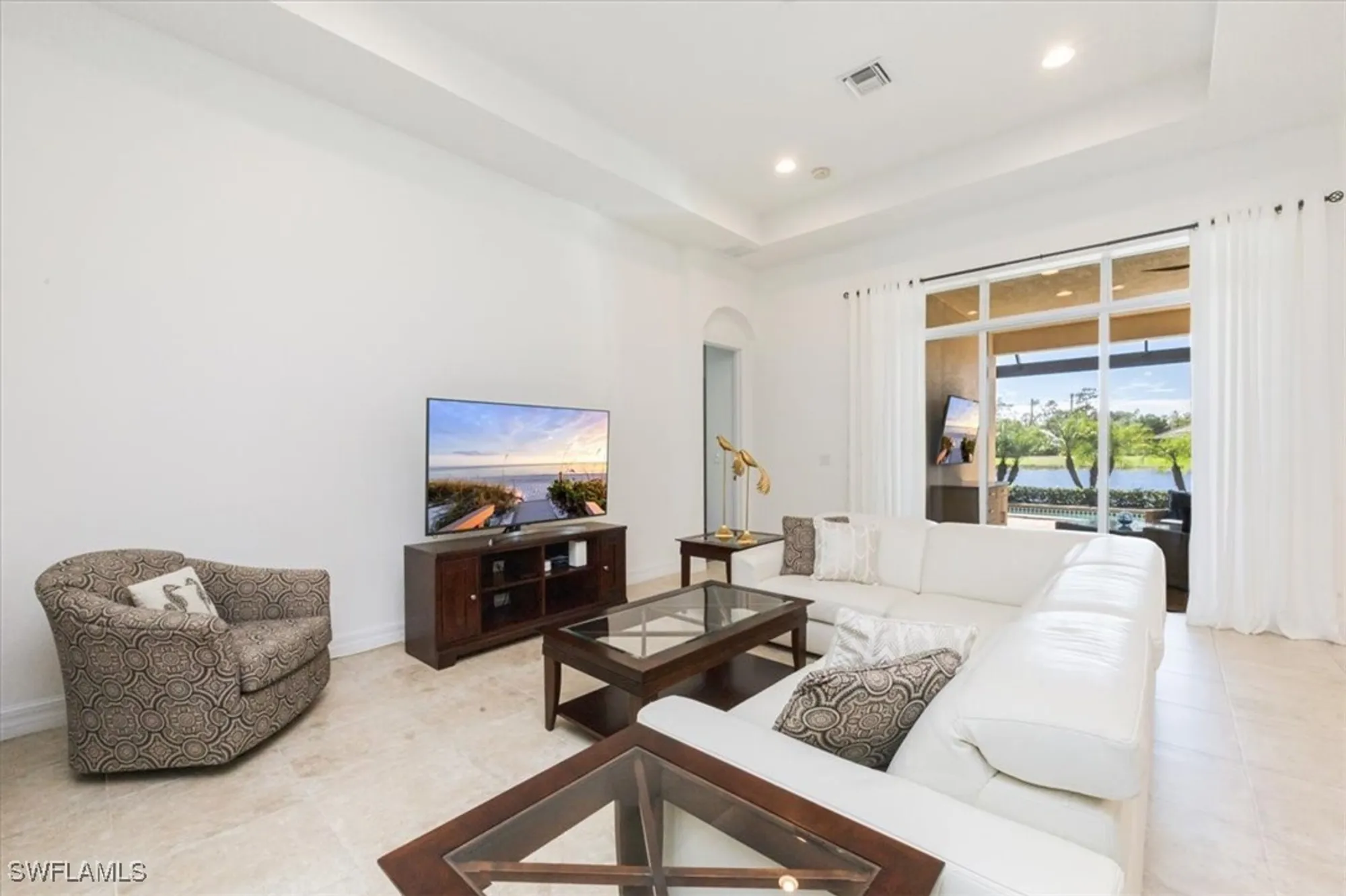 Property Slideshow image 5 of 38 | 2981 willow ridge ct, Fort Myers, FL, 33905