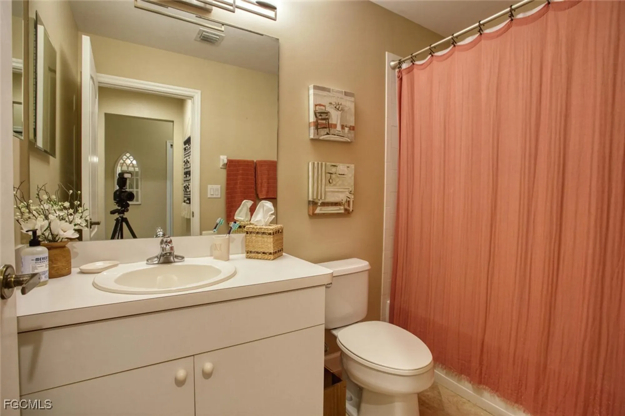 Property Slideshow image 10 of 18 | 8076 queen palm ln 416, Fort Myers, FL, 33966