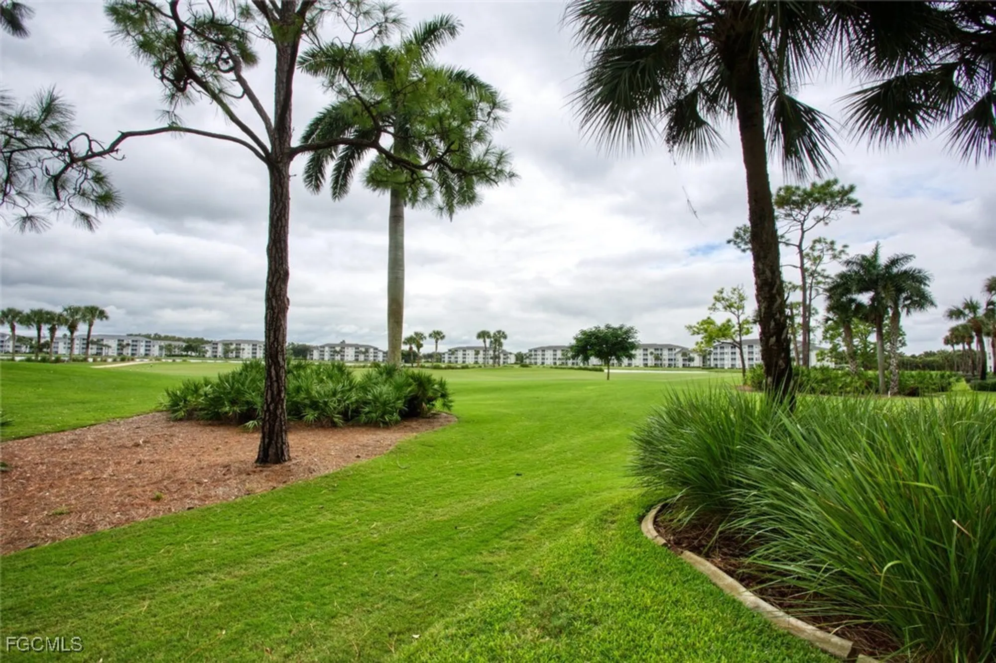 Property Slideshow image 13 of 18 | 8076 queen palm ln 416, Fort Myers, FL, 33966