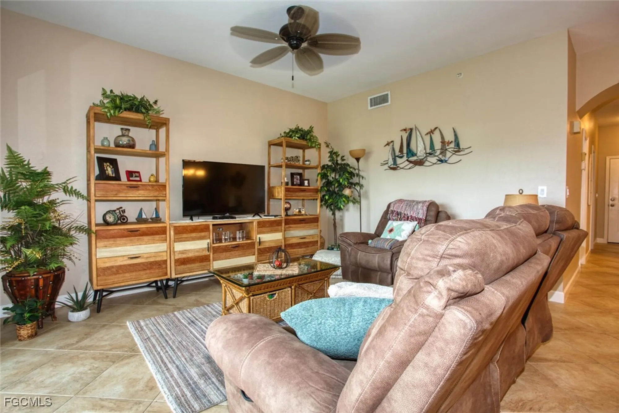 Property Slideshow image 7 of 18 | 8076 queen palm ln 416, Fort Myers, FL, 33966