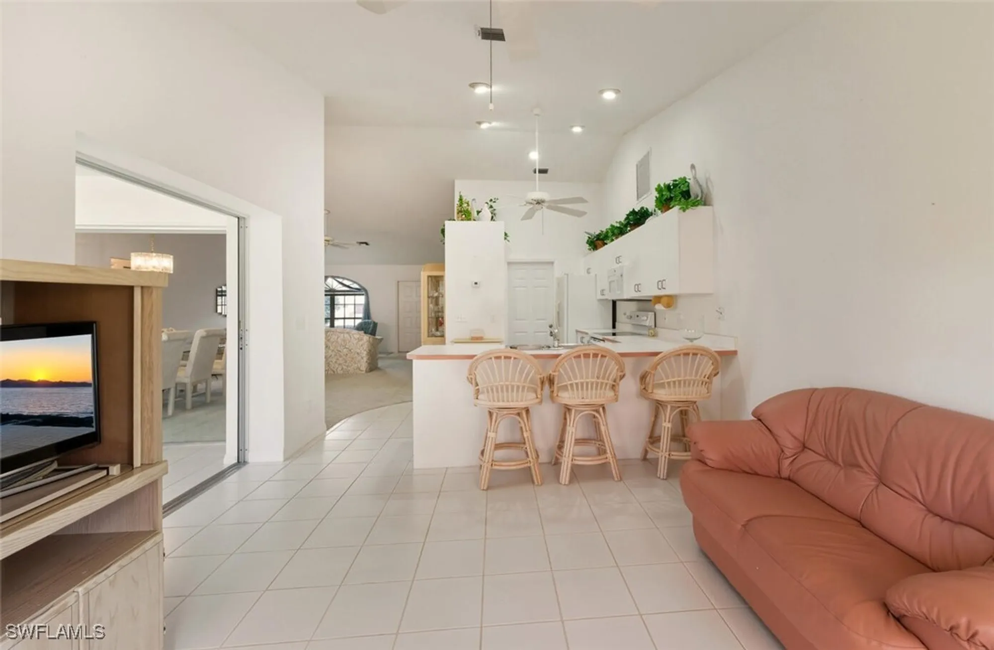 Property Slideshow image 12 of 36 | 121 estelle dr, Naples, FL, 34112