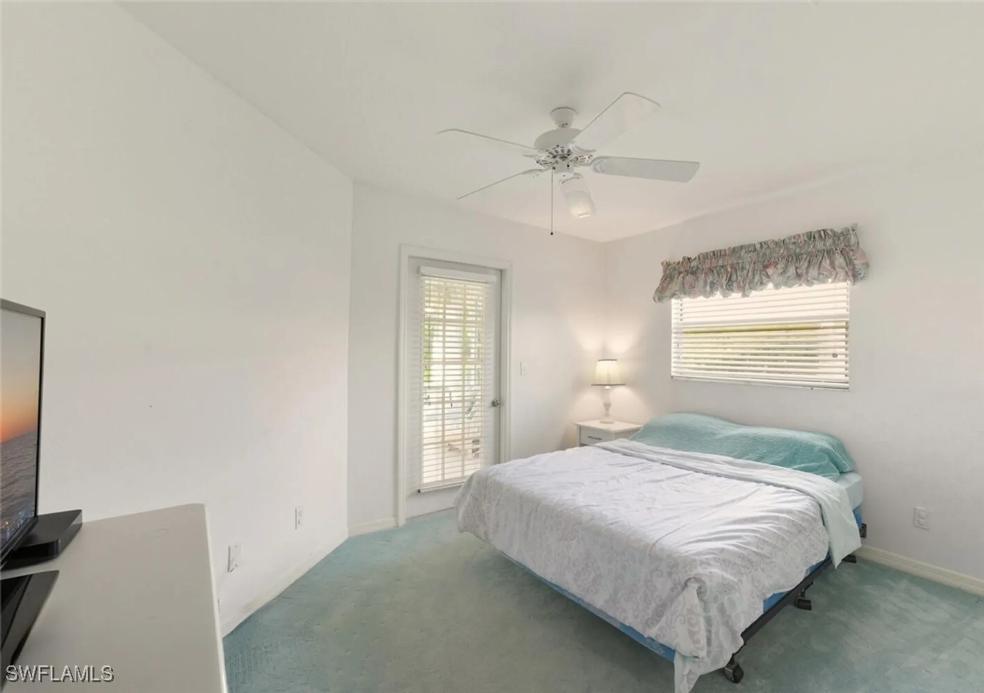 Property Slideshow image 21 of 36 | 121 estelle dr, Naples, FL, 34112