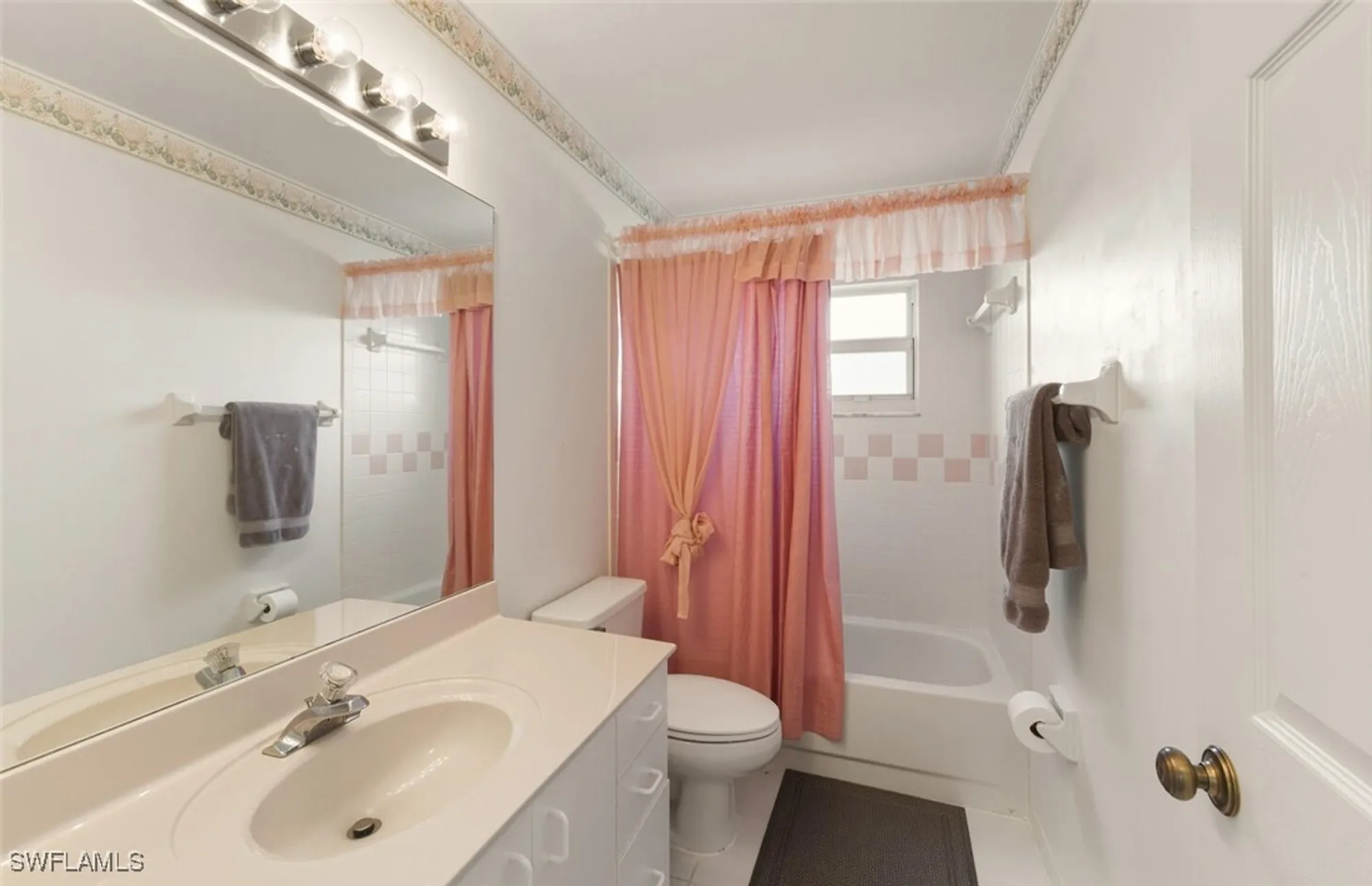 Property Slideshow image 22 of 36 | 121 estelle dr, Naples, FL, 34112