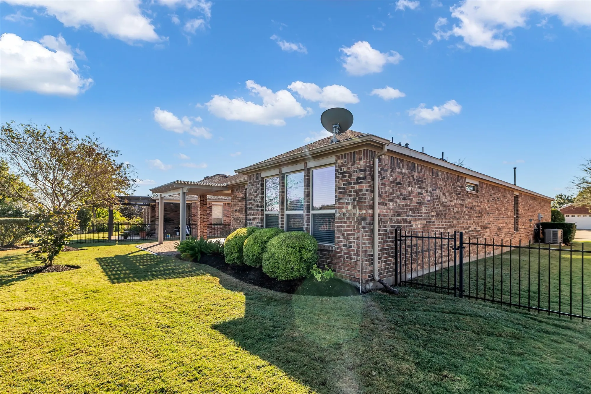 Property Slideshow image 8 of 40 | 3723 paper birch dr, Richmond, TX, 77469