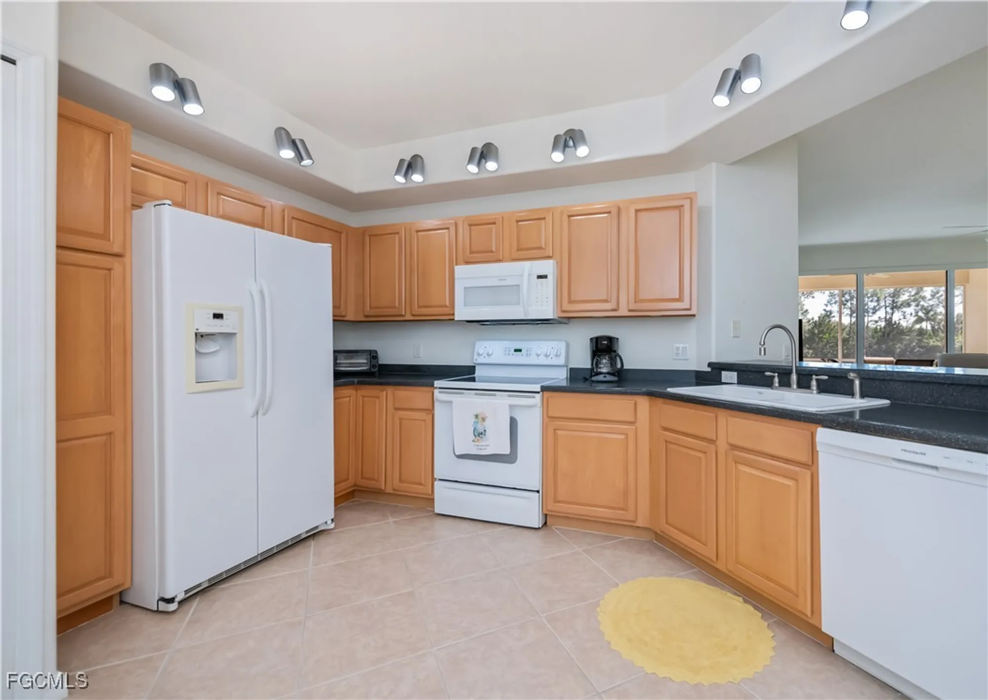 Property Slideshow image 6 of 46 | 10109 colonial country club blvd 2404, Fort Myers, FL, 33913