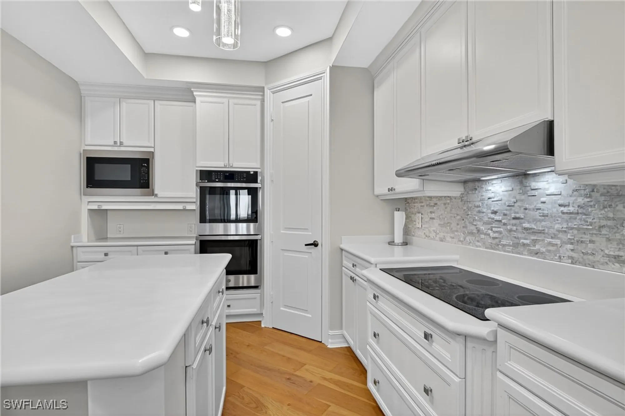 Property Slideshow image 16 of 50 | 4811 island pond ct unit 604, Bonita Springs, FL, 34134