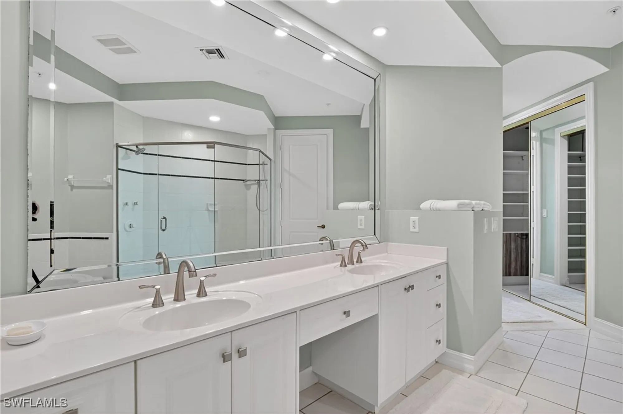 Property Slideshow image 27 of 50 | 4811 island pond ct unit 604, Bonita Springs, FL, 34134