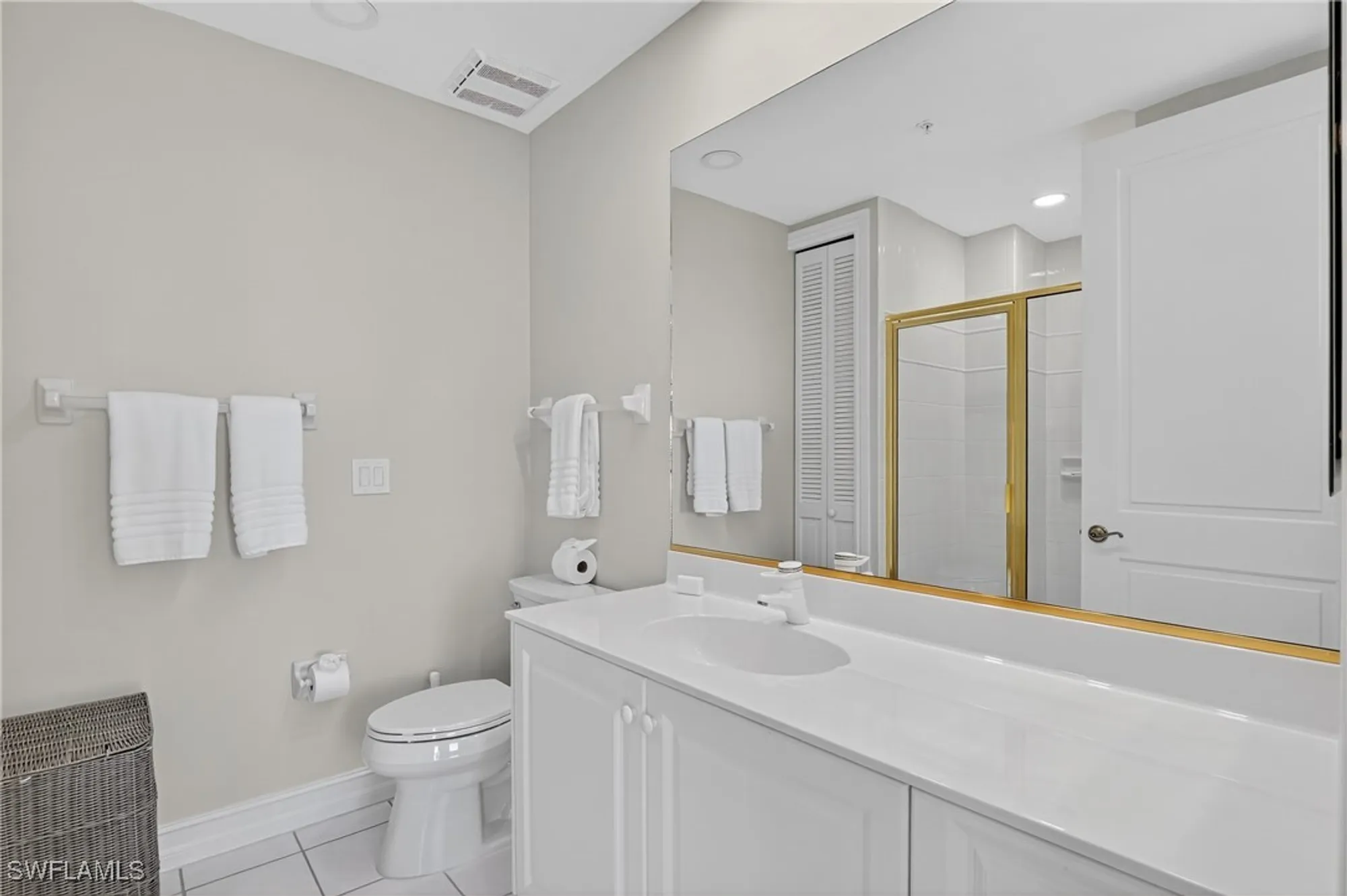 Property Slideshow image 33 of 50 | 4811 island pond ct unit 604, Bonita Springs, FL, 34134