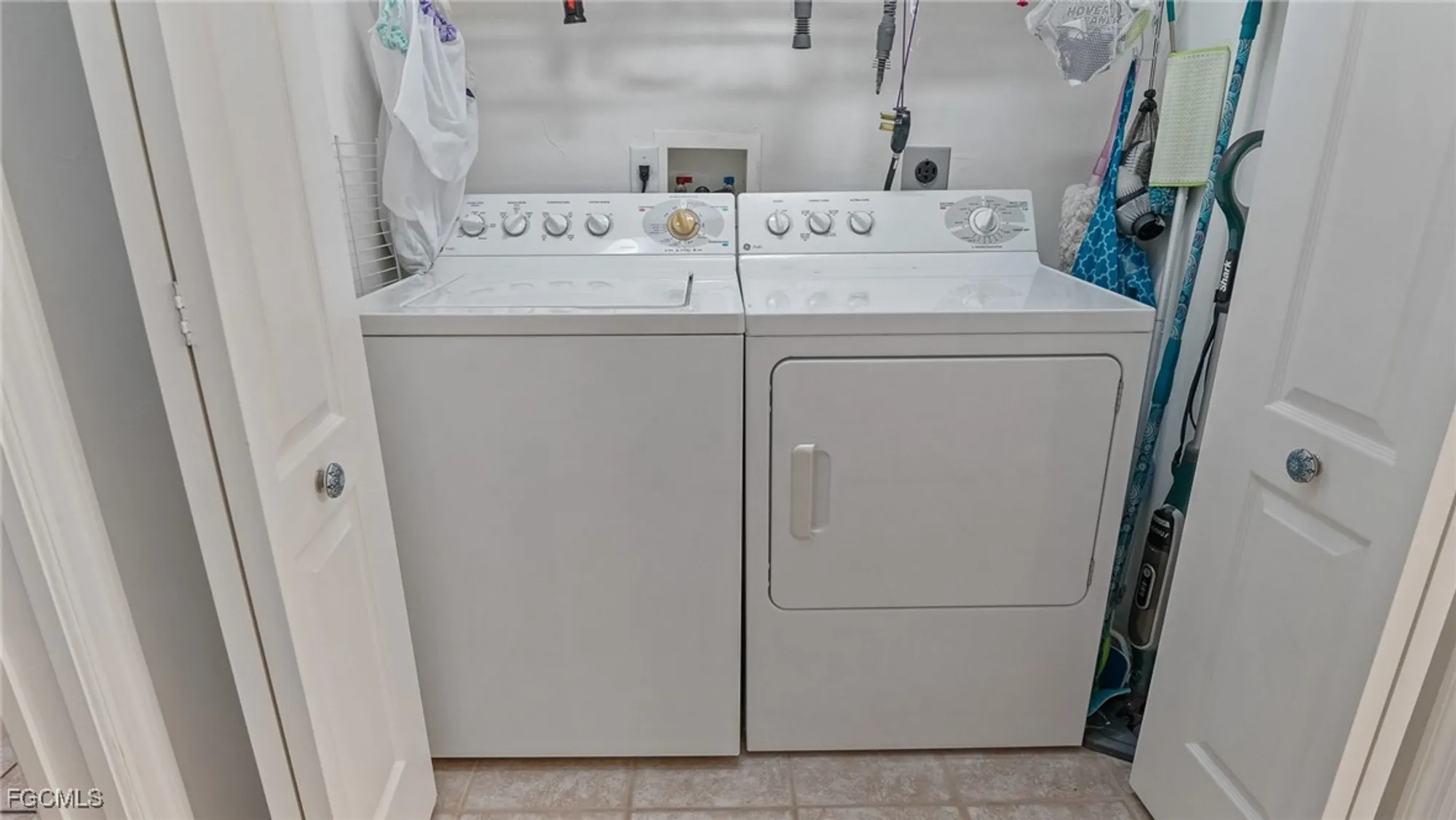 Property Slideshow image 16 of 27 | 14162 hilton head dr, Fort Myers, FL, 33919