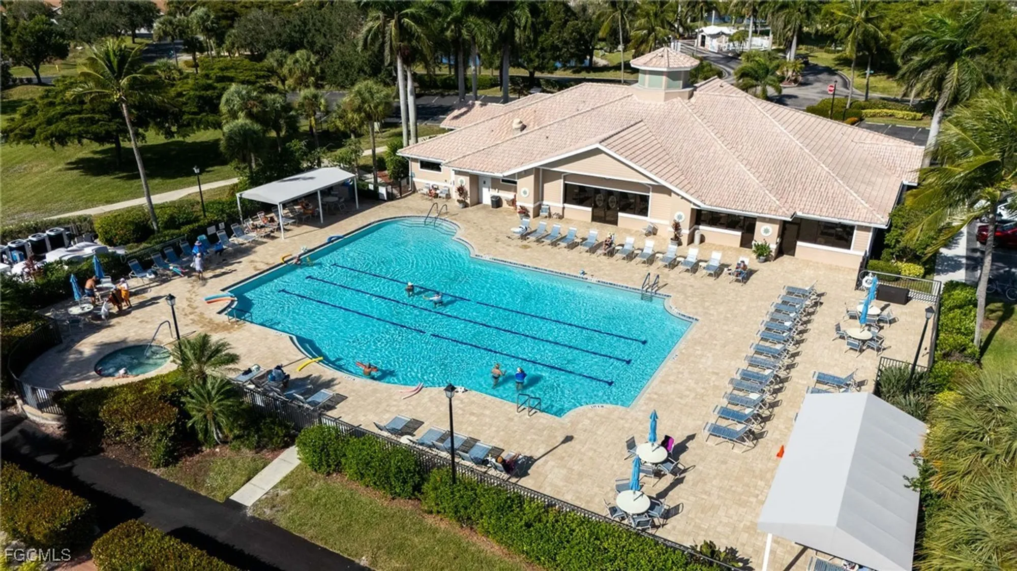 Property Slideshow image 21 of 27 | 14162 hilton head dr, Fort Myers, FL, 33919