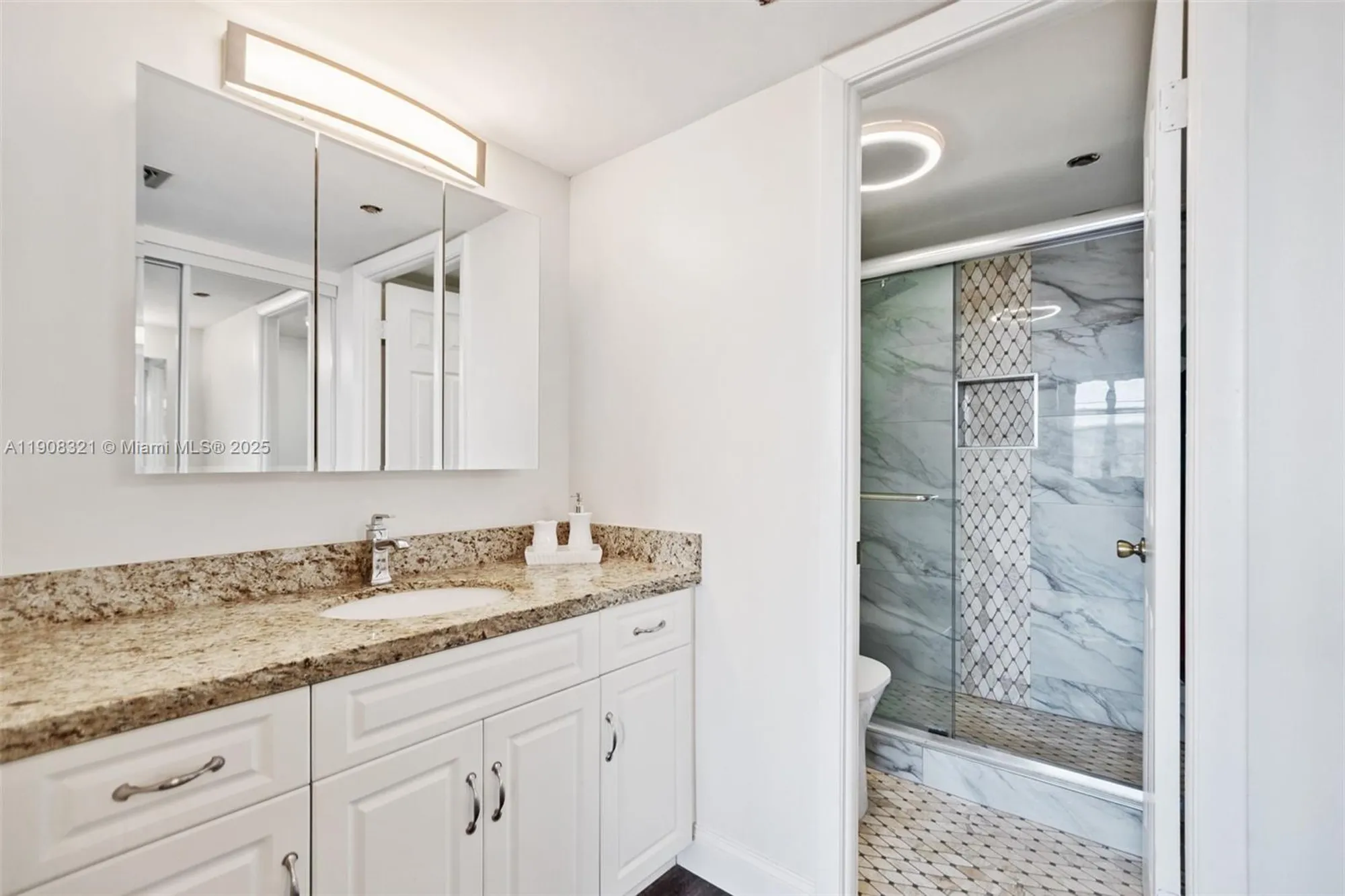 Property Slideshow image 11 of 43 | 1000 saint charles pl apt 604, Pembroke Pines, FL, 33026