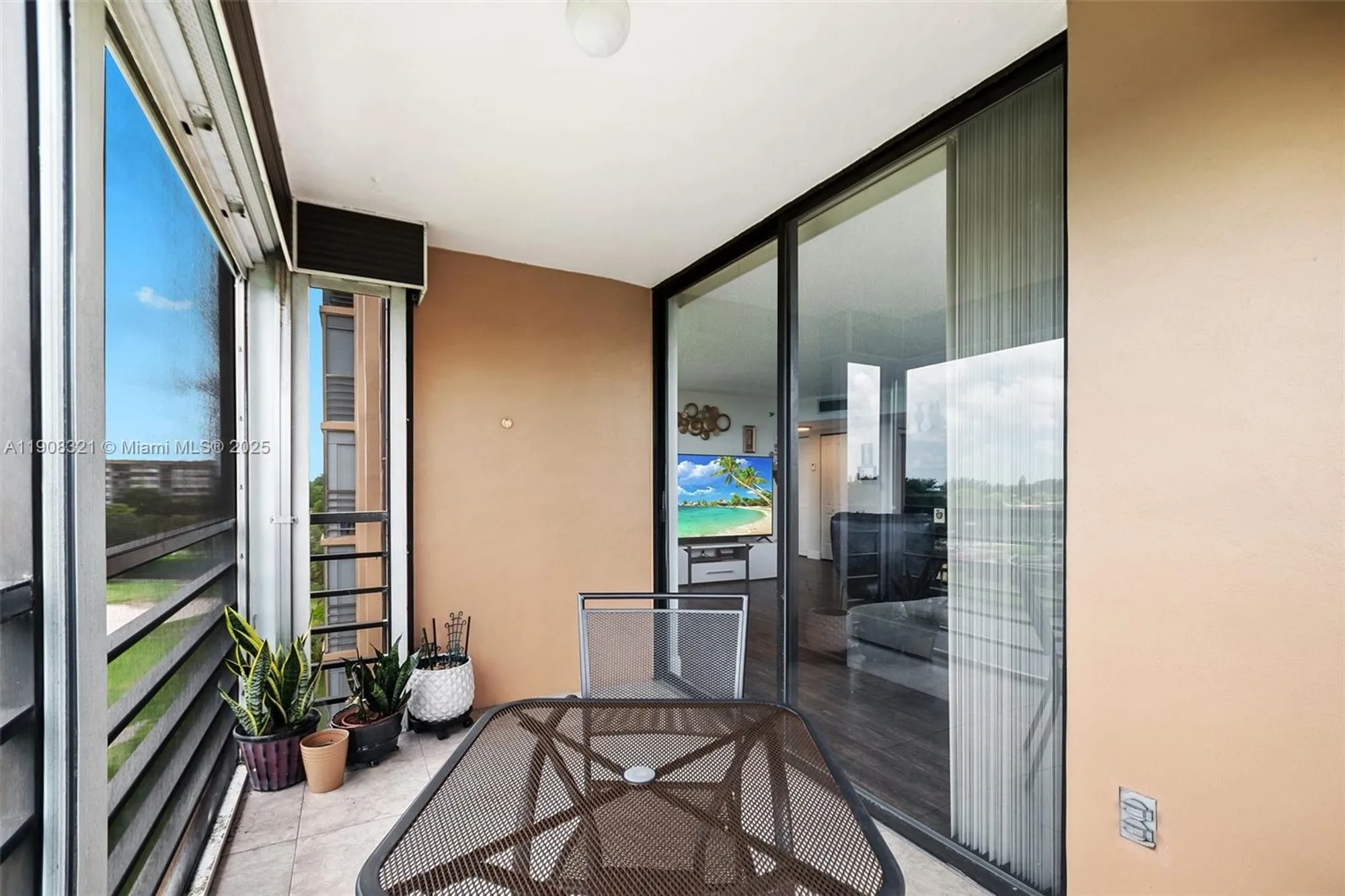 Property Slideshow image 20 of 43 | 1000 saint charles pl apt 604, Pembroke Pines, FL, 33026