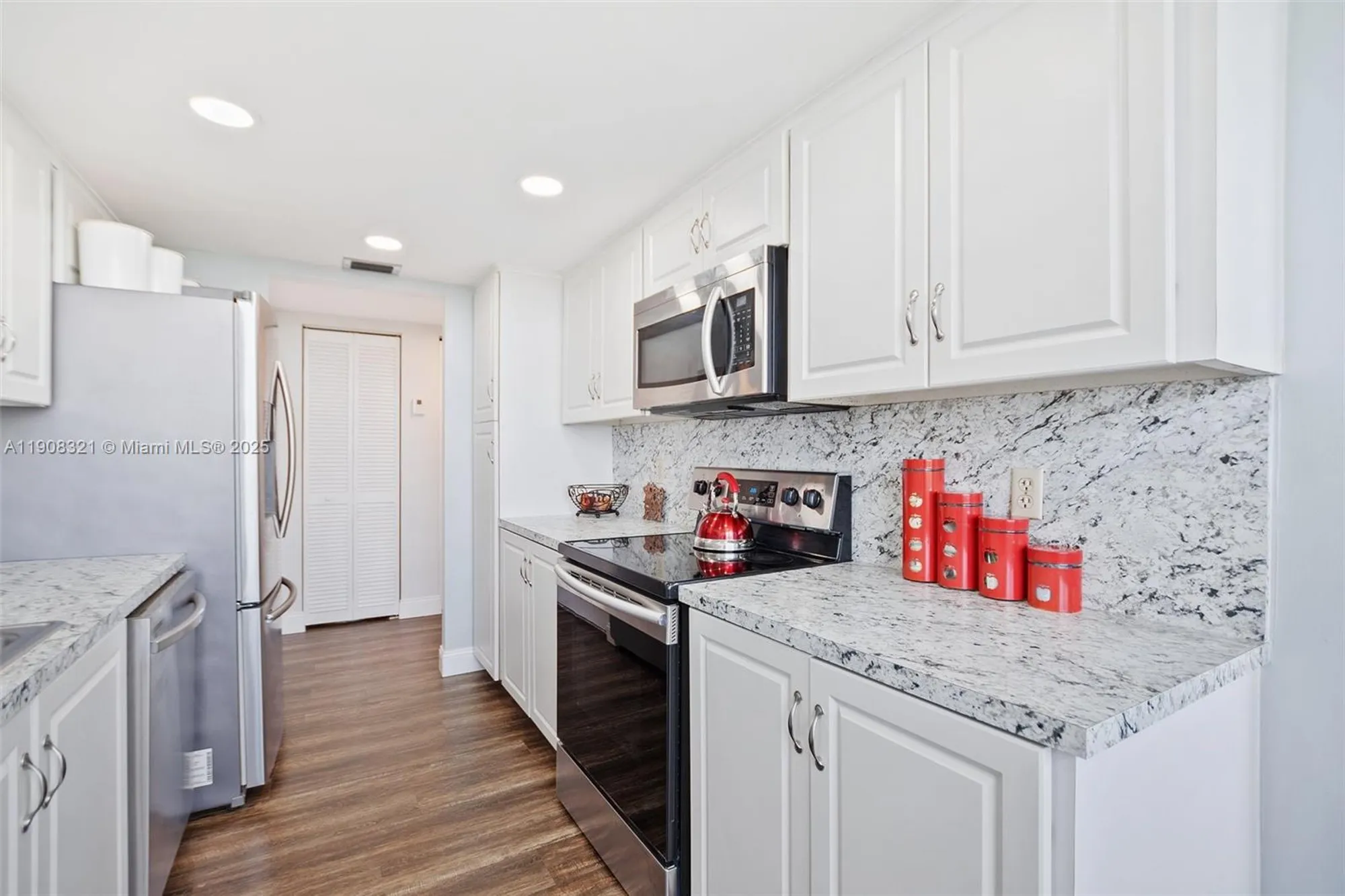 Property Slideshow image 4 of 43 | 1000 saint charles pl apt 604, Pembroke Pines, FL, 33026