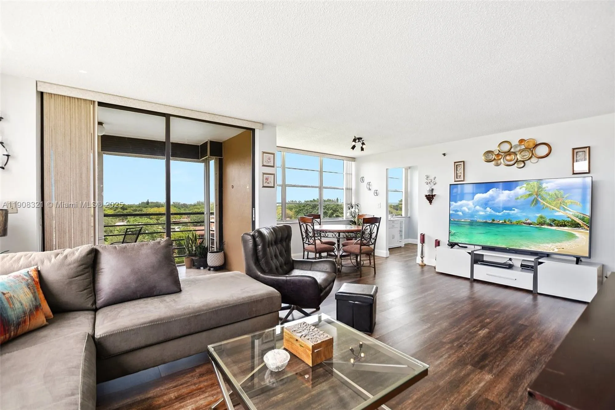 Property Slideshow image 8 of 43 | 1000 saint charles pl apt 604, Pembroke Pines, FL, 33026