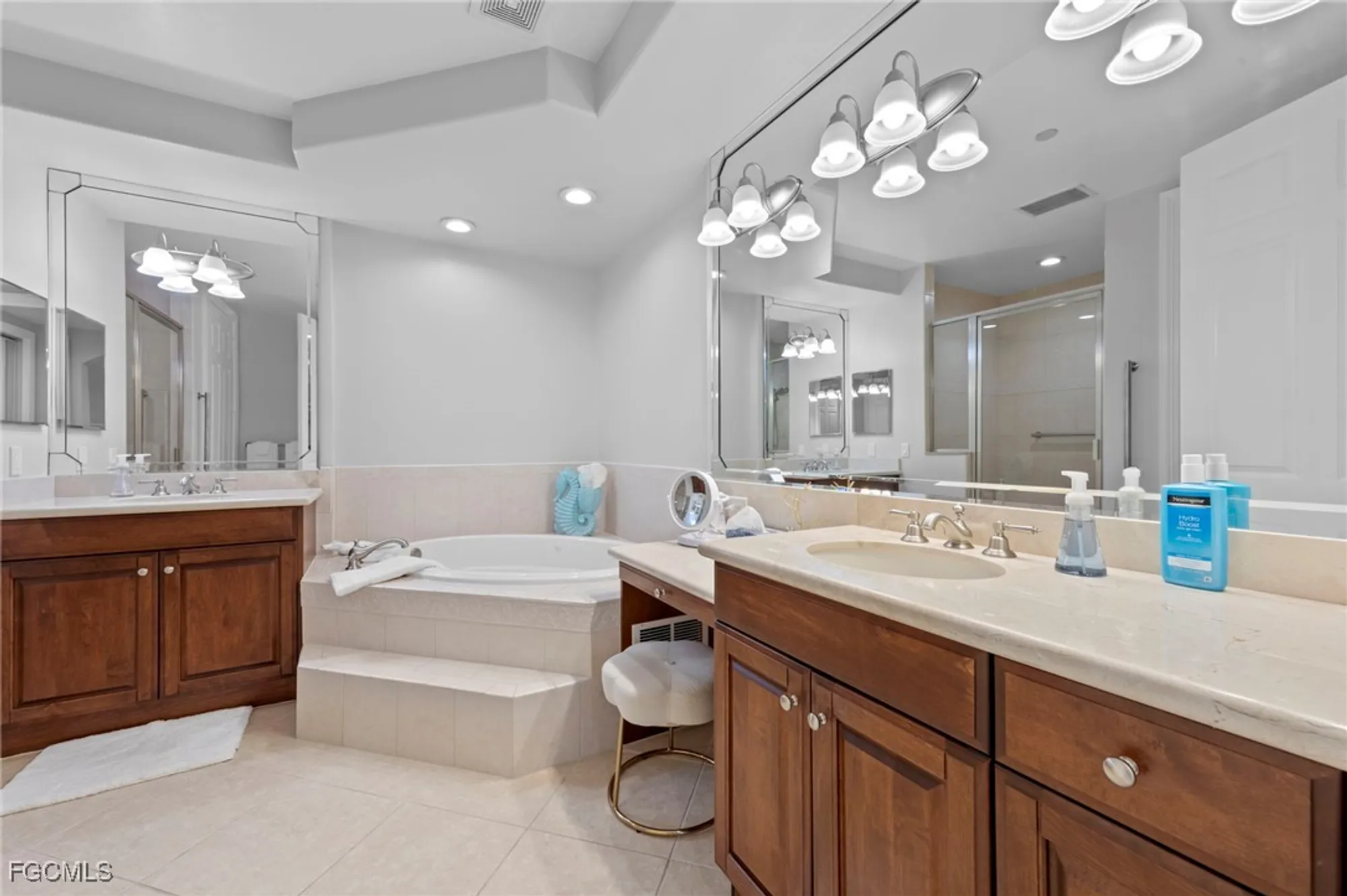 Property Slideshow image 22 of 42 | 580 el camino real unit 3202, Naples, FL, 34119
