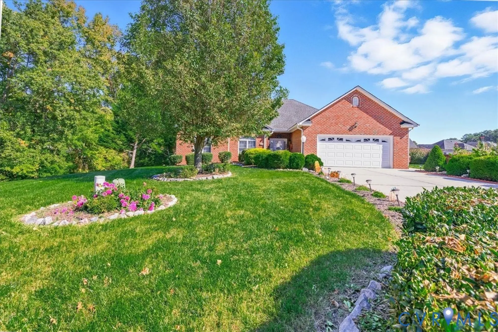 Property Slideshow image 2 of 31 | 520 cobblestone dr, Hopewell, VA, 23860