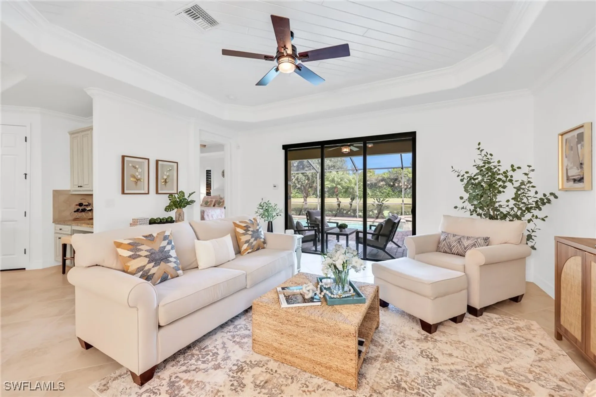 Property Slideshow image 12 of 47 | 2834 aviamar cir, Naples, FL, 34114